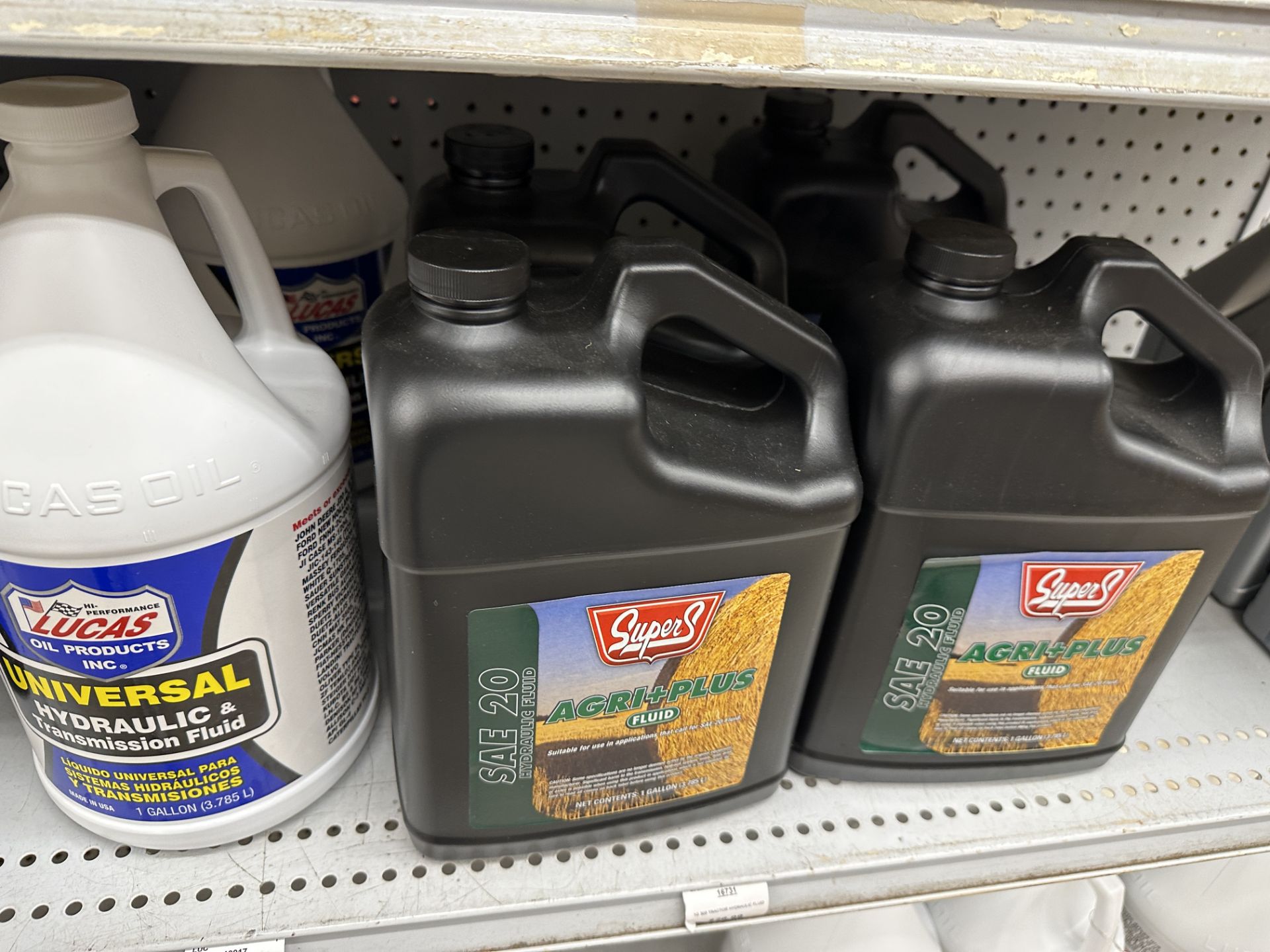 {LOT} 11 Gallons & 8 Quarts Lucas & Oilzum Universal Hydraulic Fluid & Gear Lube - Image 3 of 4