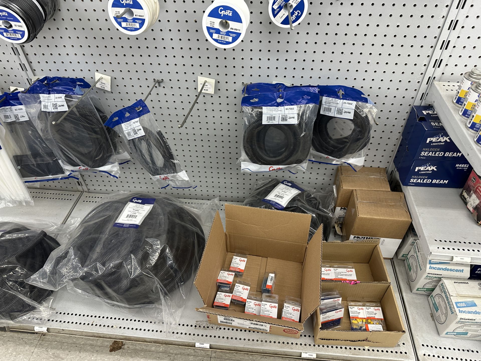 {LOT} Approx. 271 Pieces of Grote Electrical c/o: Wire Electrical Connectors, Zip Ties, Crimping - Image 3 of 6