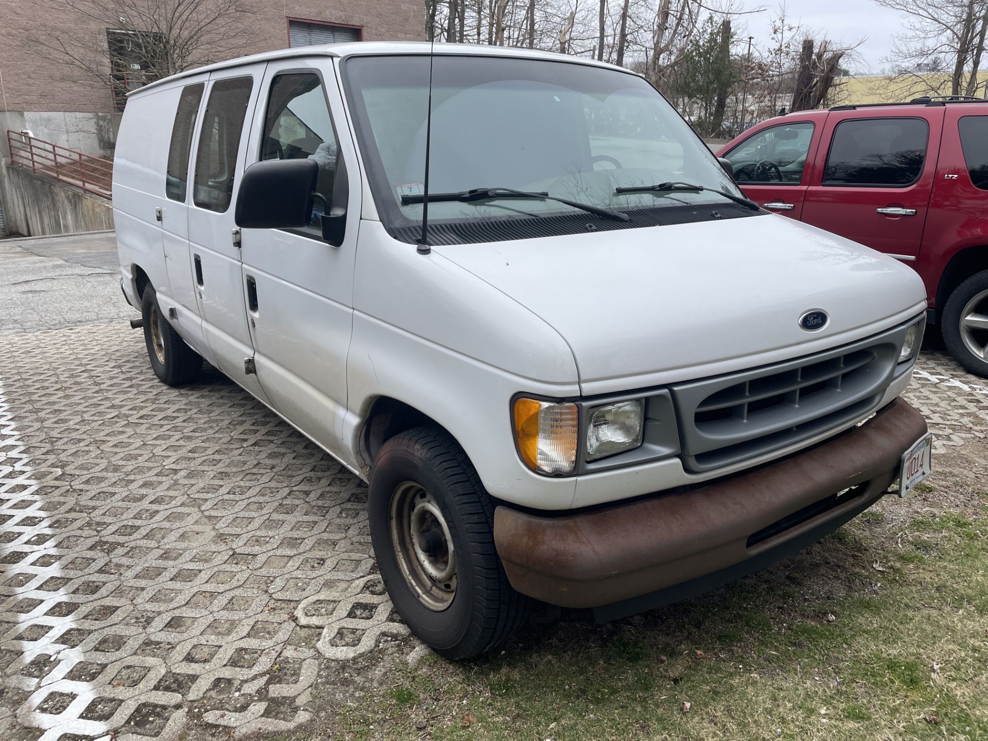 2001 Ford Ecovan Odom:159,889 VIN:1FTRE14241HB51789 (THIS UNIT CAN'T BE REMOVED UNTIL APRIL 30, 2024 - Image 3 of 11