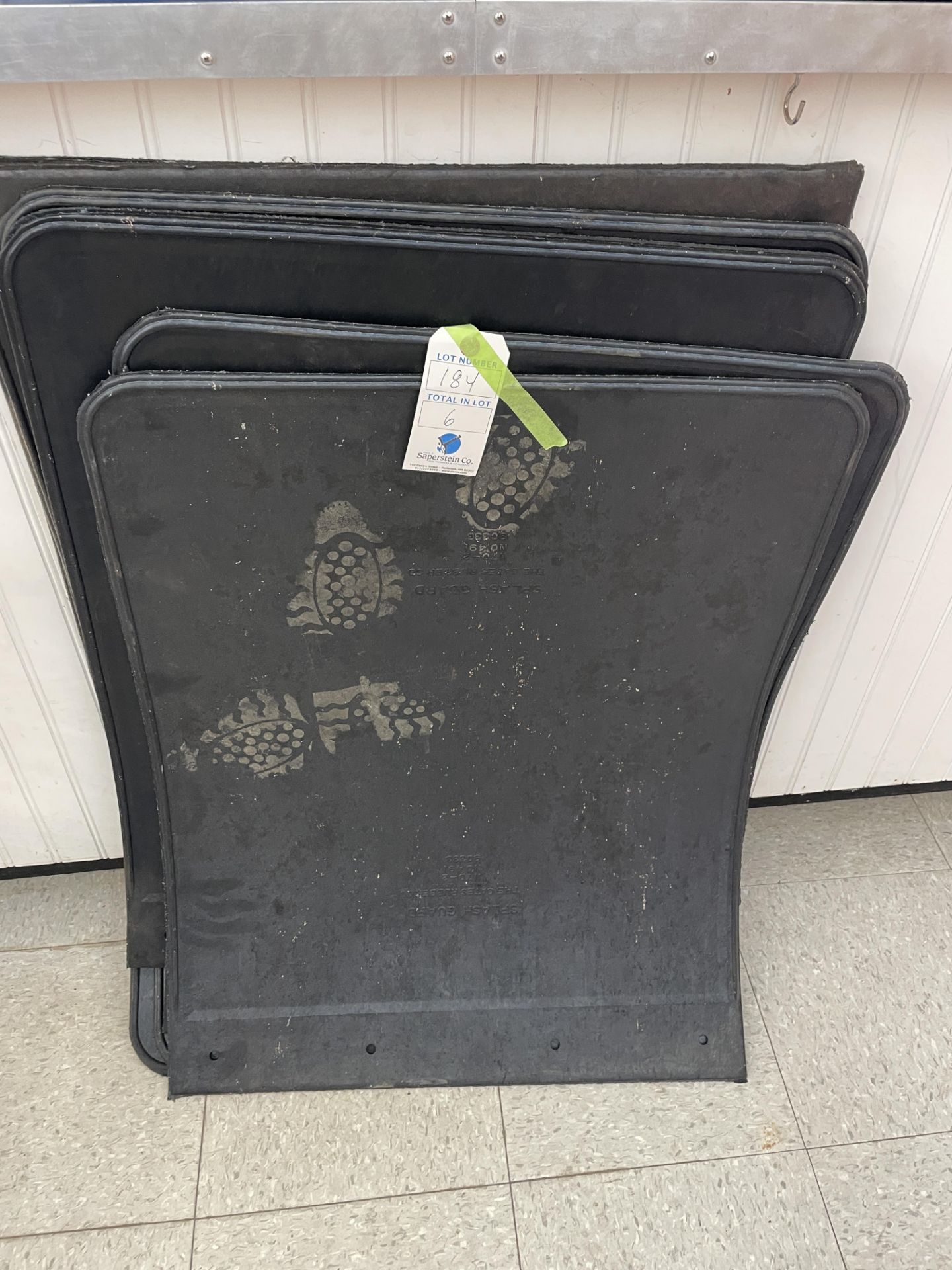 {LOT} (6) Asst. Size Gates Truck Mud Flaps