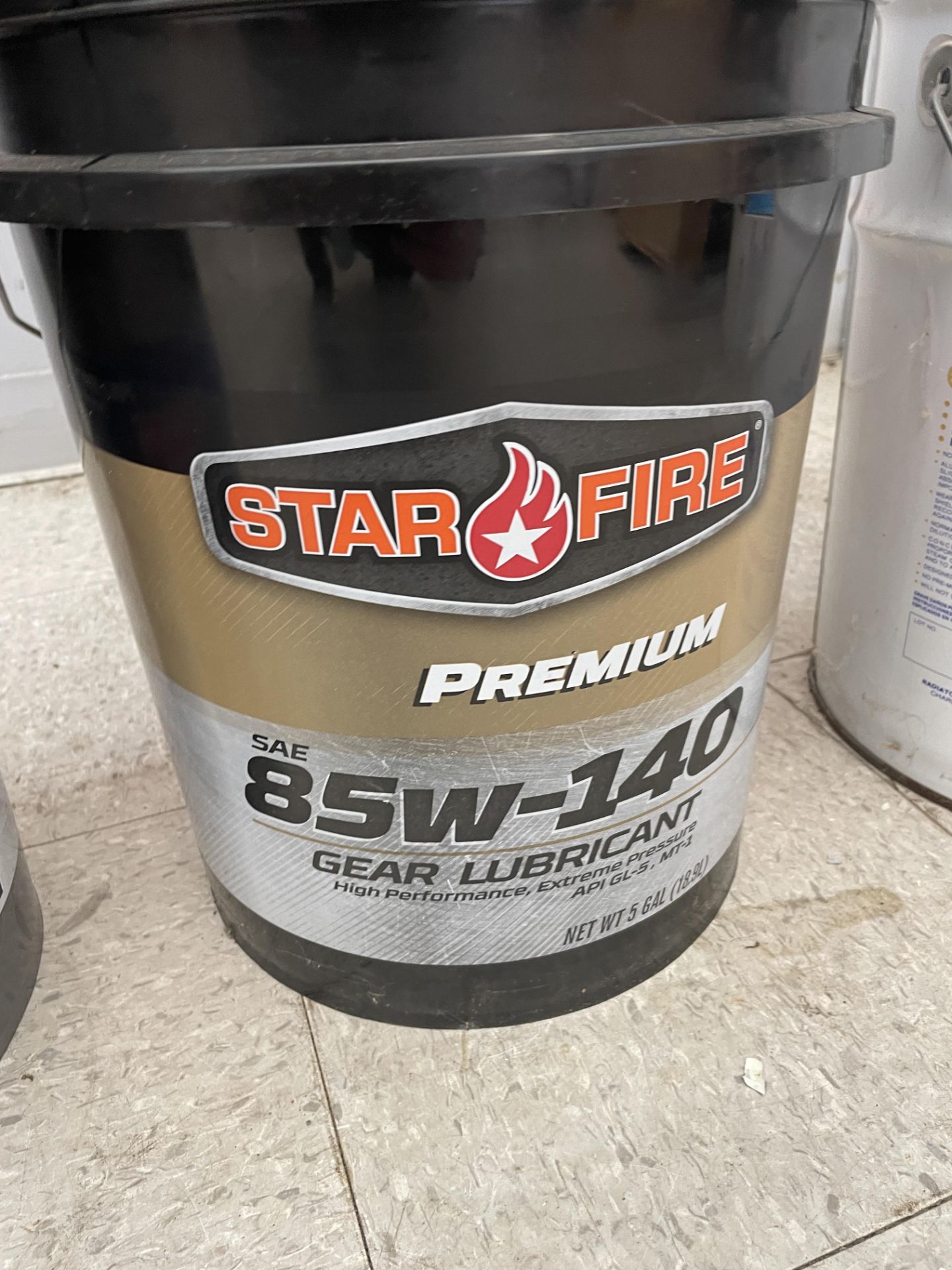 {LOT} (5) Asst. 5 Gallon Buckets of Mobil 1540, Gulf 140, Starfire 50 Weight Transmission Fluid, - Image 11 of 14