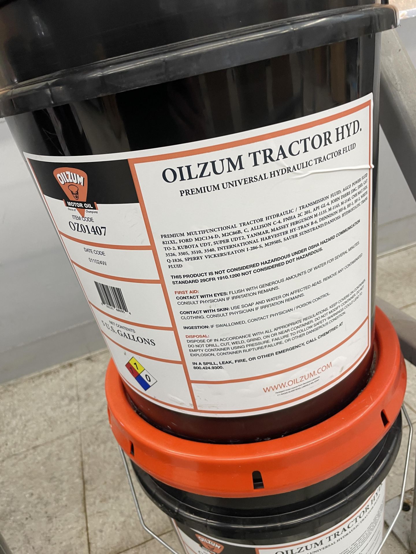 {LOT} (3) 5 Gallon Oilzum Universal Tractor Hydraulic Fluid - Image 5 of 6