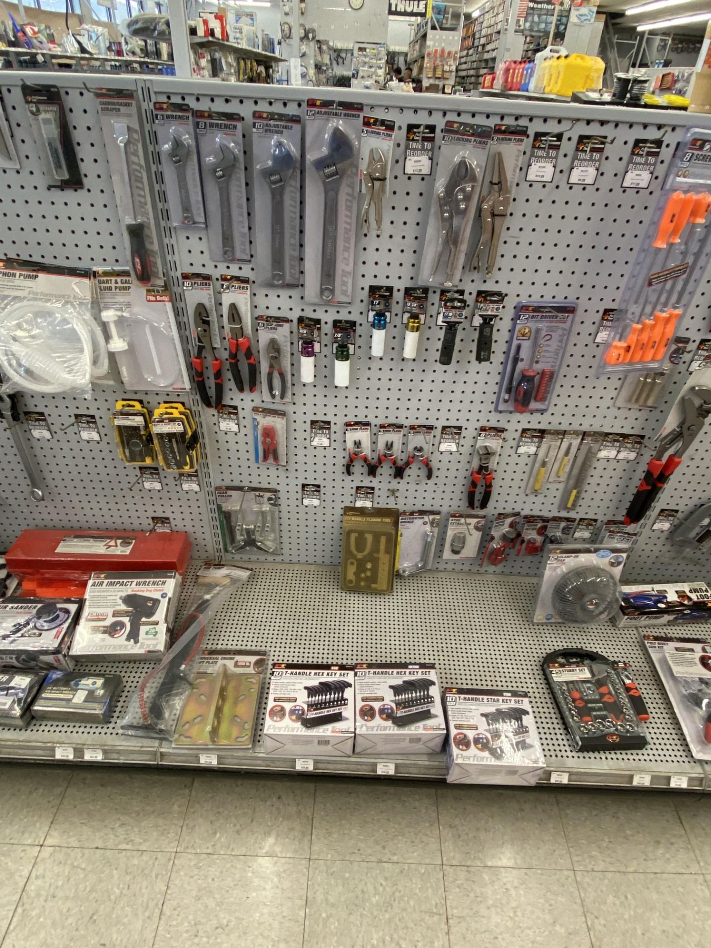{LOT} (500 Approx.) Wilmar Wrenches, Sockets, Pliers, Specialty Bits, Tire Iron, Air Tool, Air - Image 6 of 8