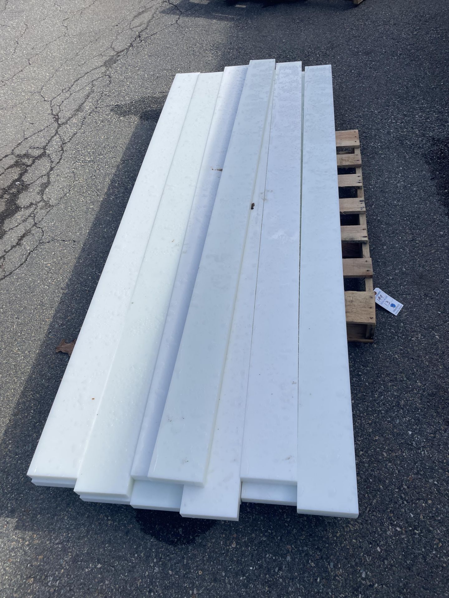 {LOT} (13) 8' Poly Cutting Edge 1.5" x 6" x 8' Wholesale Value: 120Each