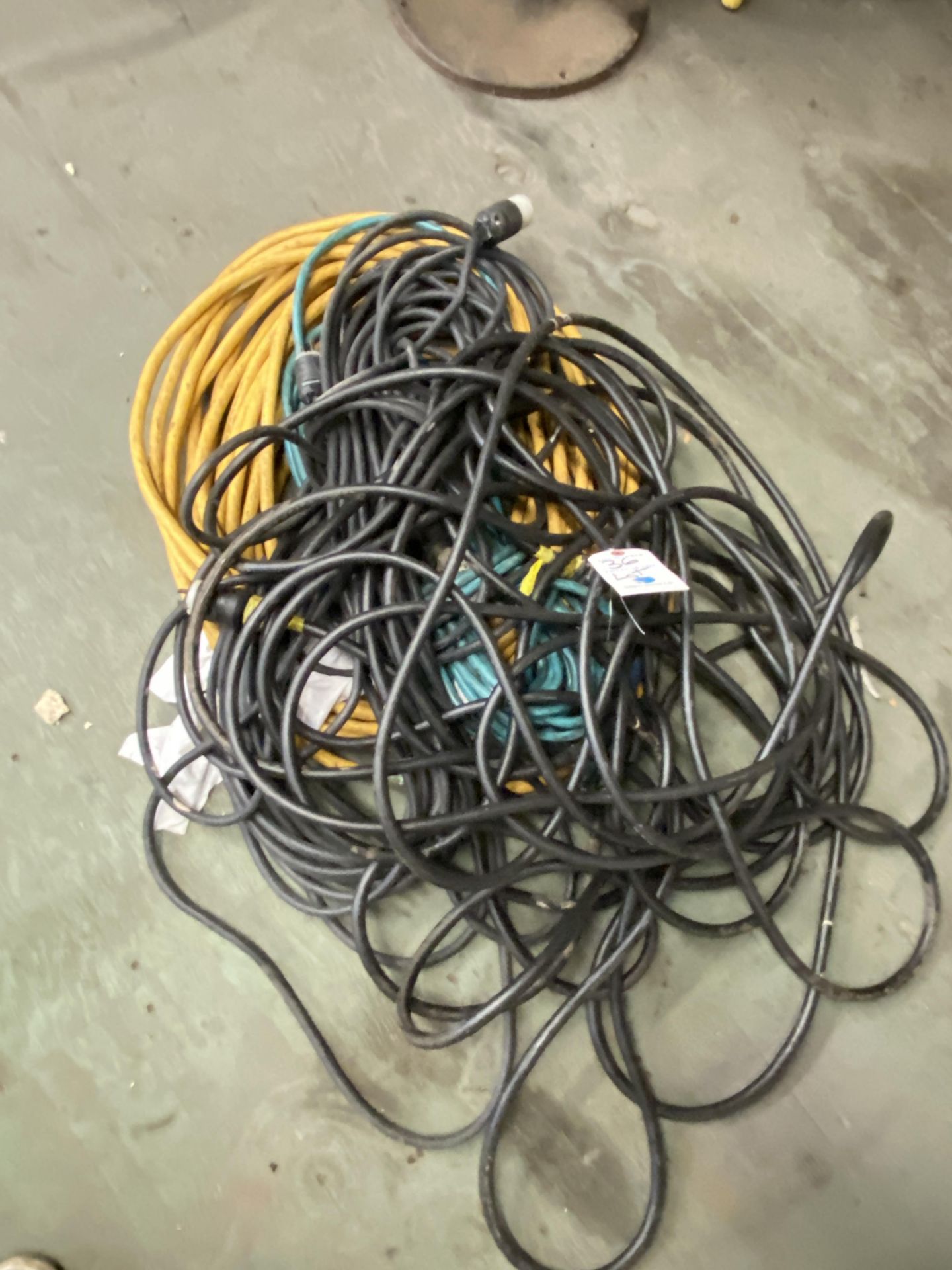 (Lot) Long Ext. Cords