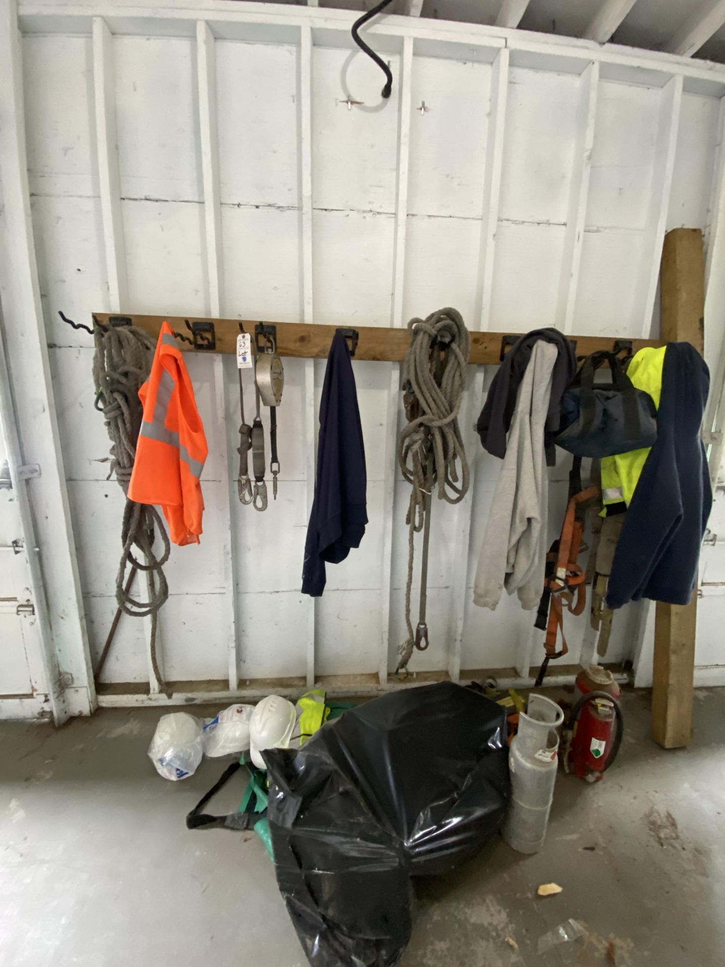 (Lot) Safety Rope Reflective Gear & Fall Arrest & Hard Hats