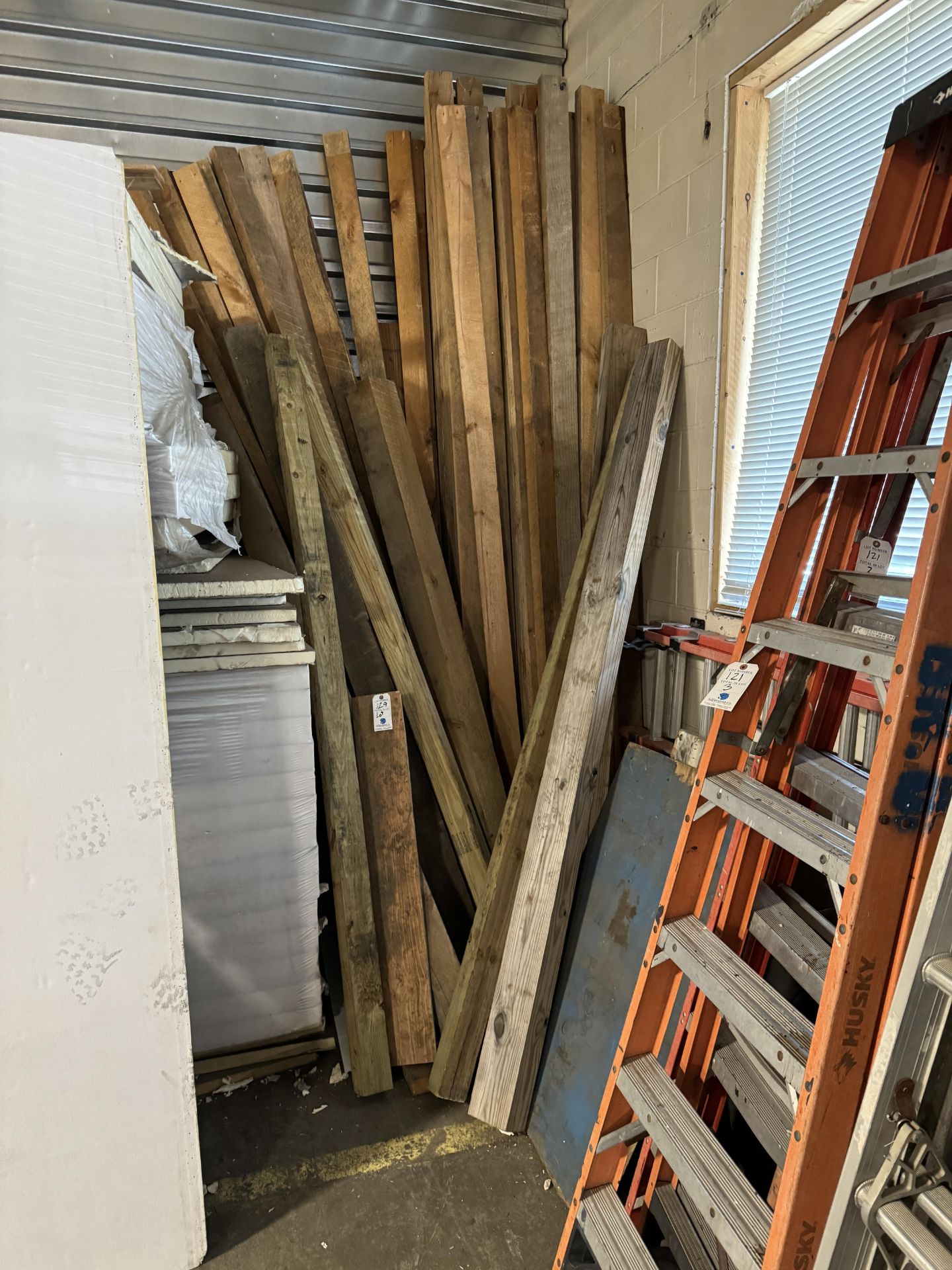 (Lot) Lumber in Comer