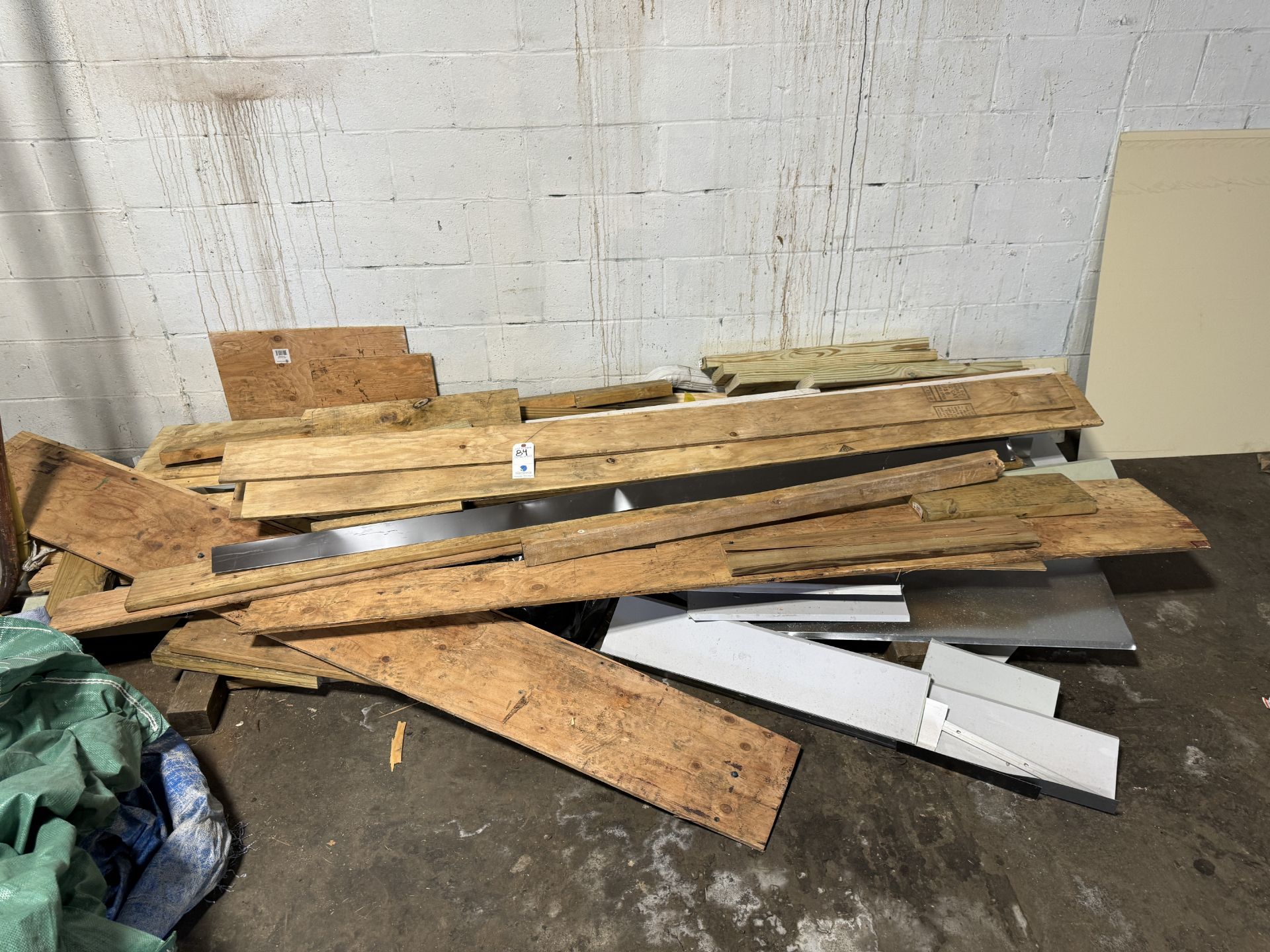 (Lot) Asst. Lumber In One Pile - Image 2 of 2