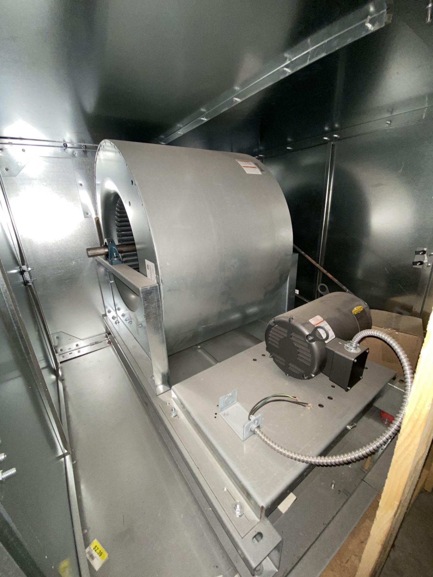 New in Crate Belt Driven 3' Enclosed Blower Motor - Image 2 of 3