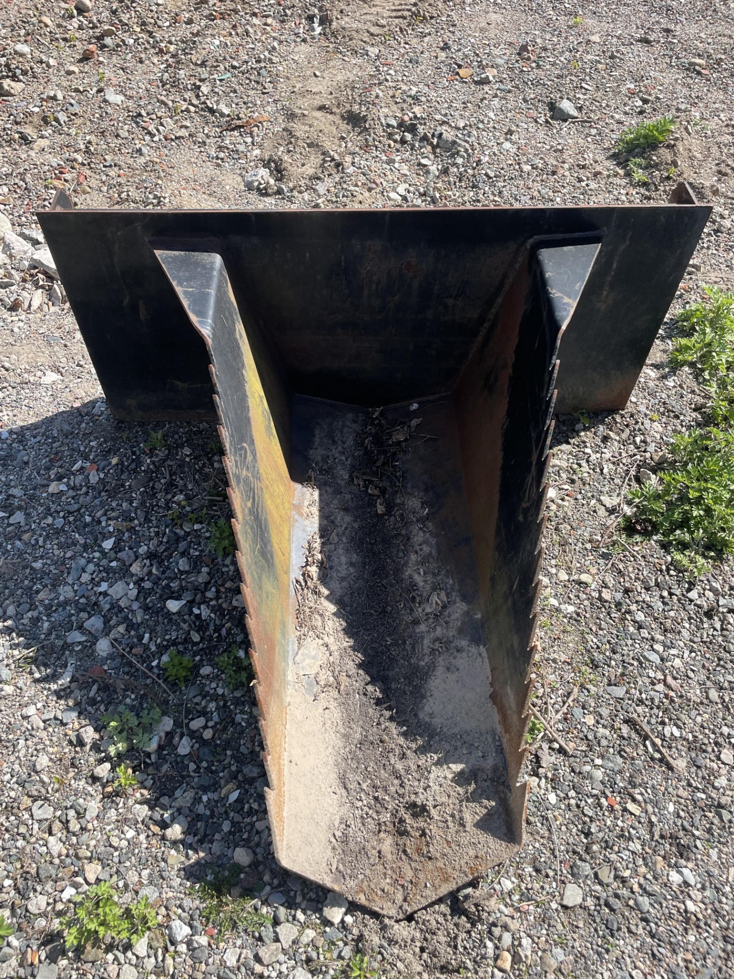 Tree Spade Skid Steer Attachment - Image 2 of 3