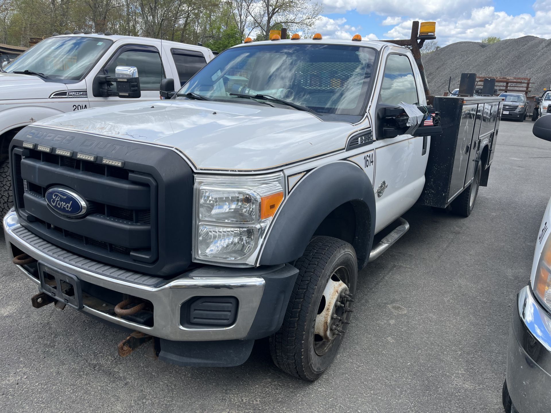 2014 Ford F-550 Super Duty, 4 x 4, Utility Body Truck, V-8 Diesel Motor, Odom: 232,919, Vin#: 1FDUF - Image 2 of 5