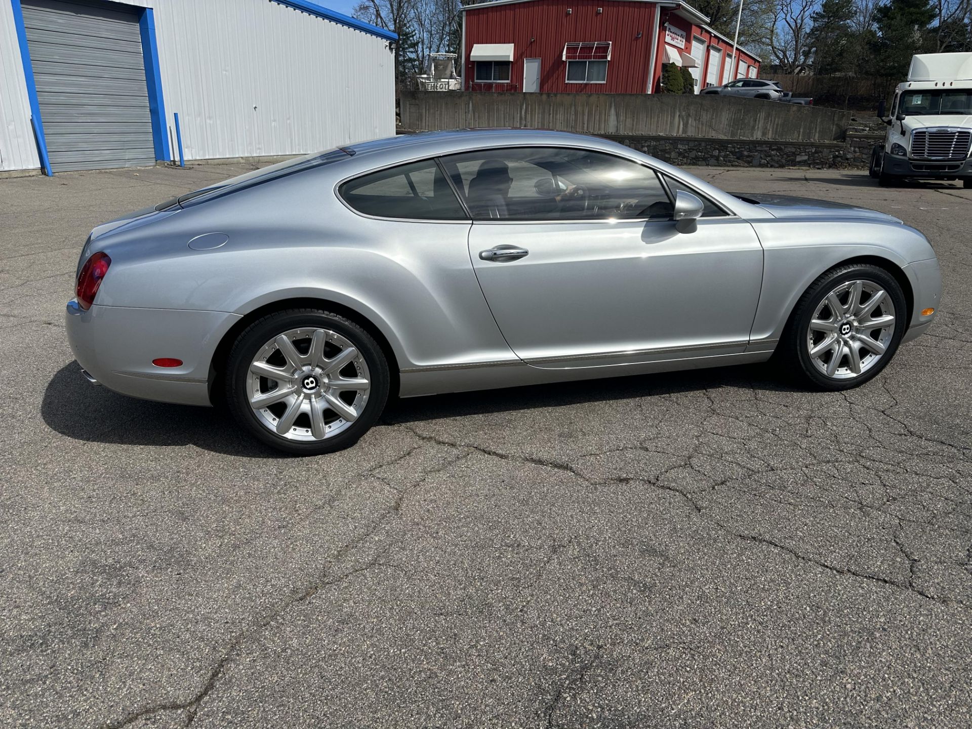 2005 Bentley Continental GT Coupe, Odom: 14,600, VIN#: SCBCR63W35C029782 - Image 2 of 24