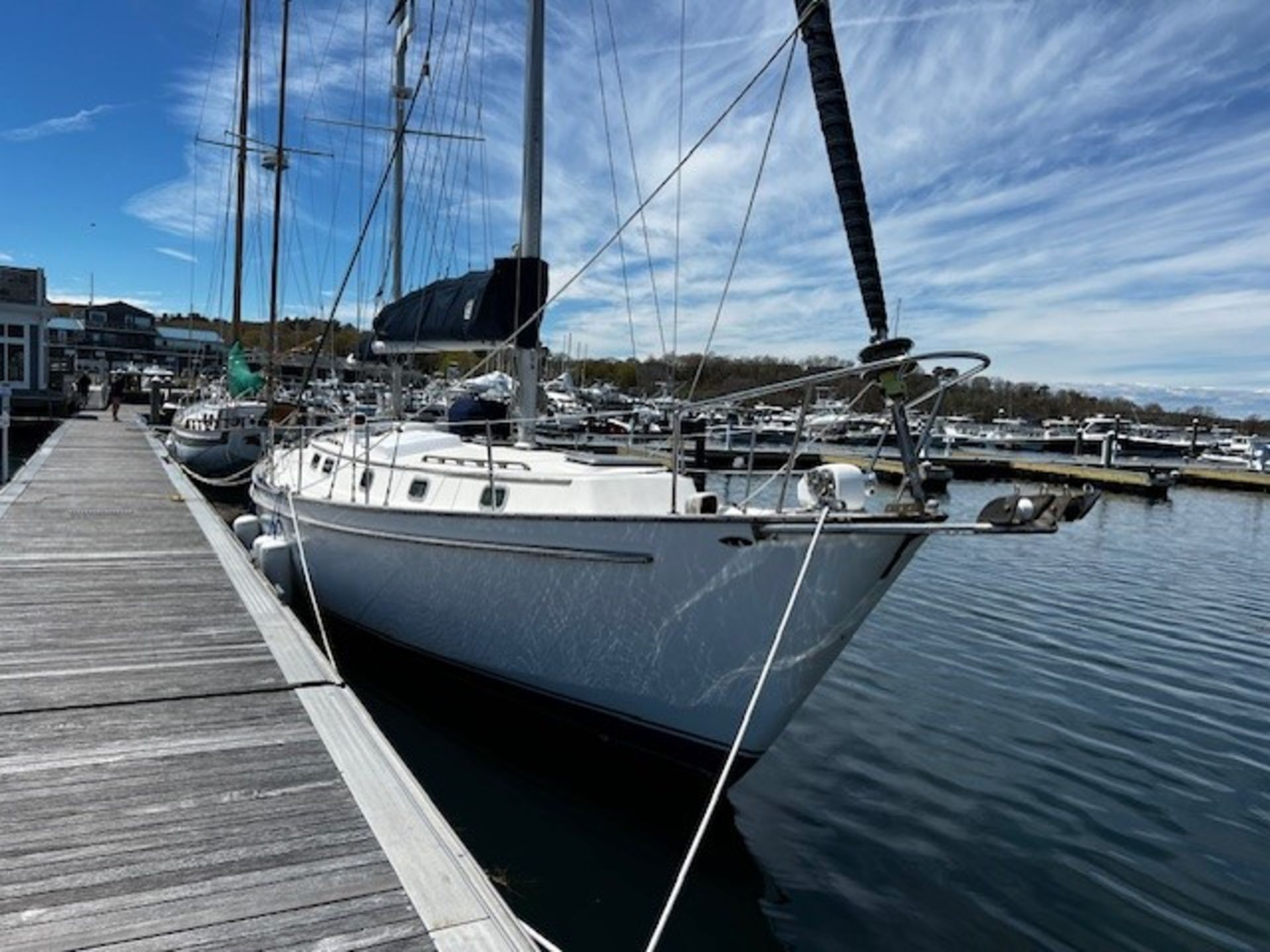 1980 Pearson 424, 42'4" Fiberglass Sailboat w/Galley, Head, & Sleeping Quarters SEE DESCRIPTION FOR - Image 5 of 12