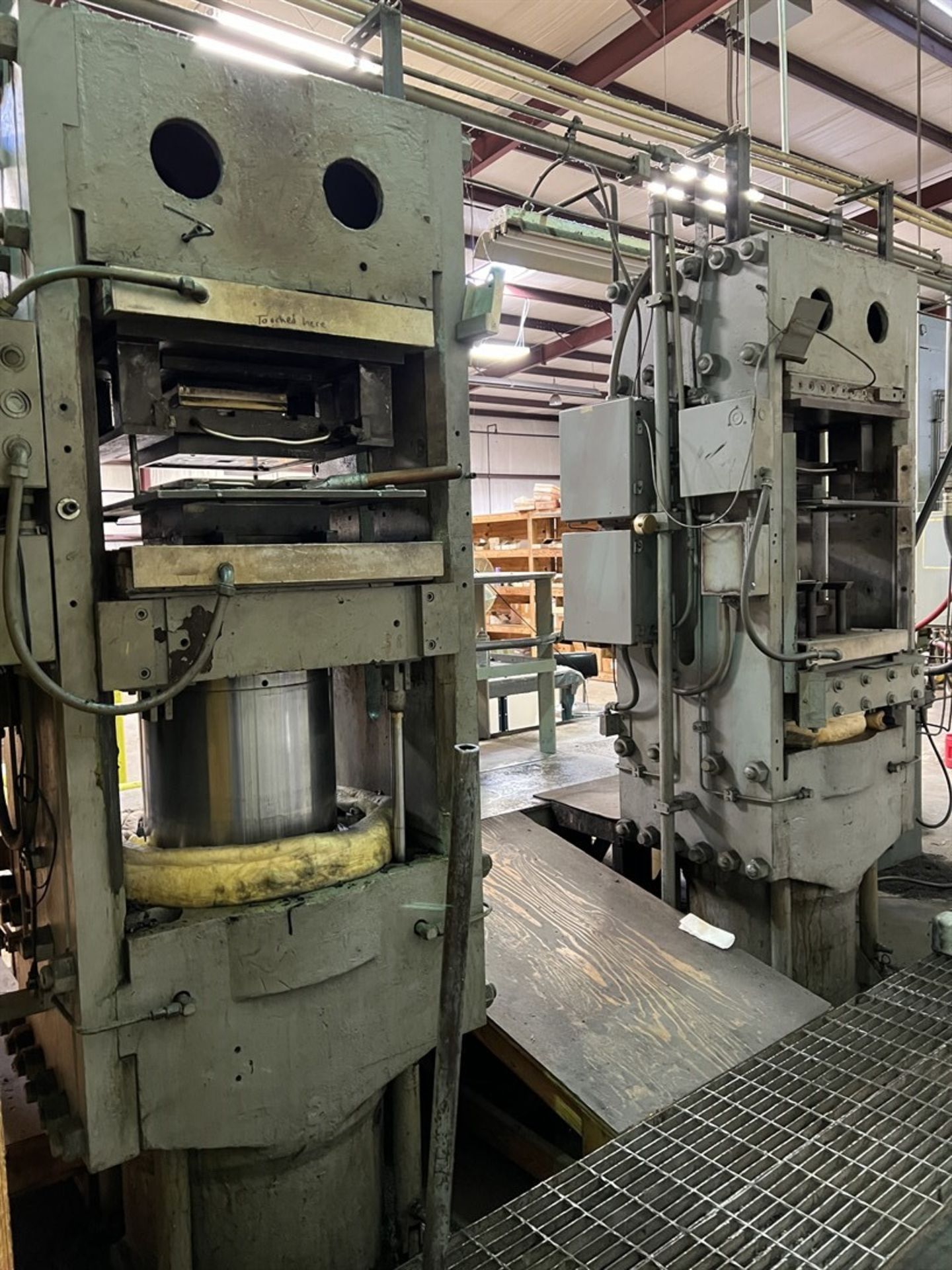 (2) Presses, 25.5" x 24" Heated Platen, 20 HP Hydraulic Unit (Wing Shop) - Image 11 of 14