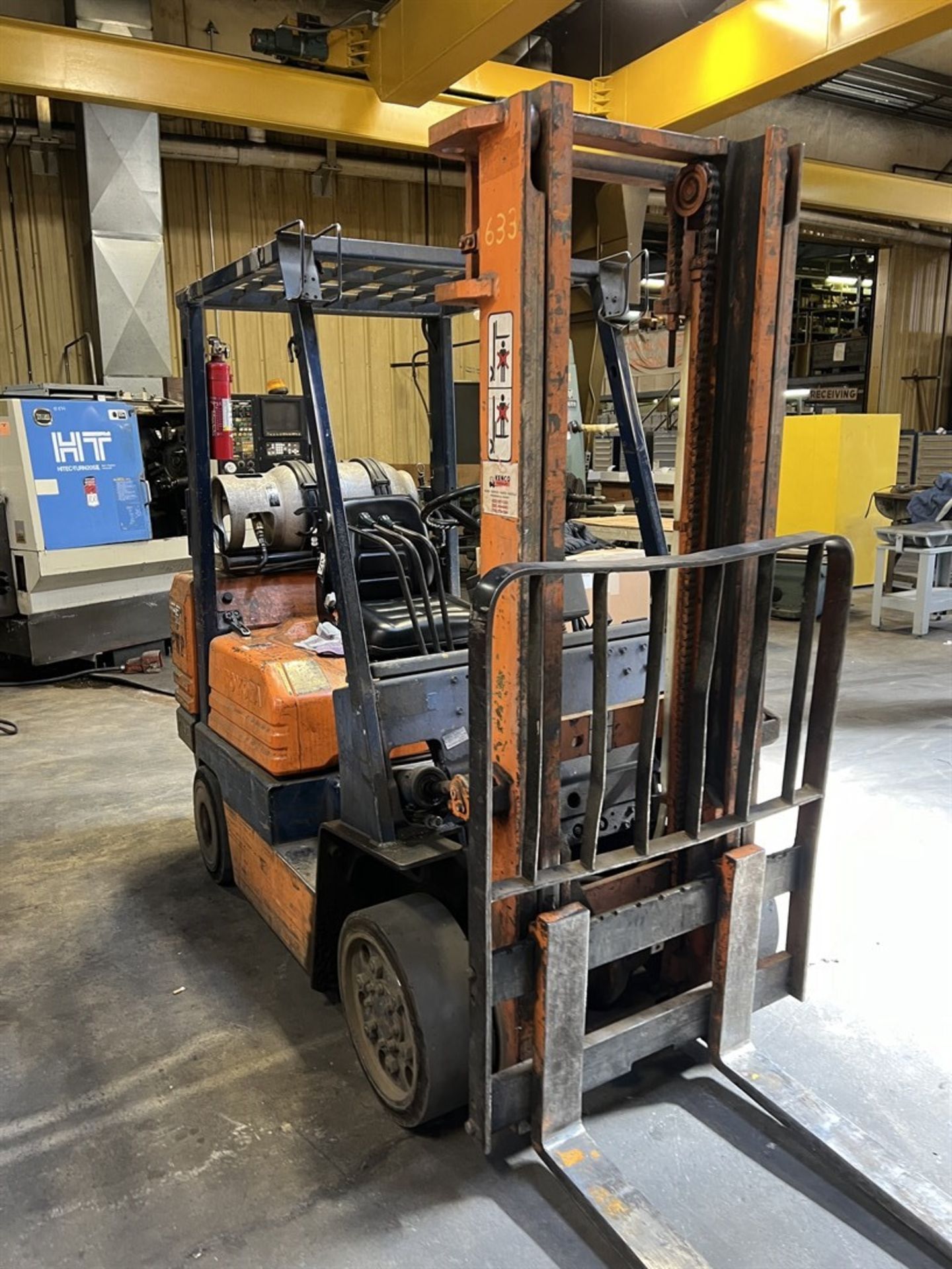 TOYOTA 5FGC25 LP Forklift, s/n 5FGC25-13715, 5000 Lb Capacity, 2-Stage Mast, OH Protection ( - Image 3 of 9