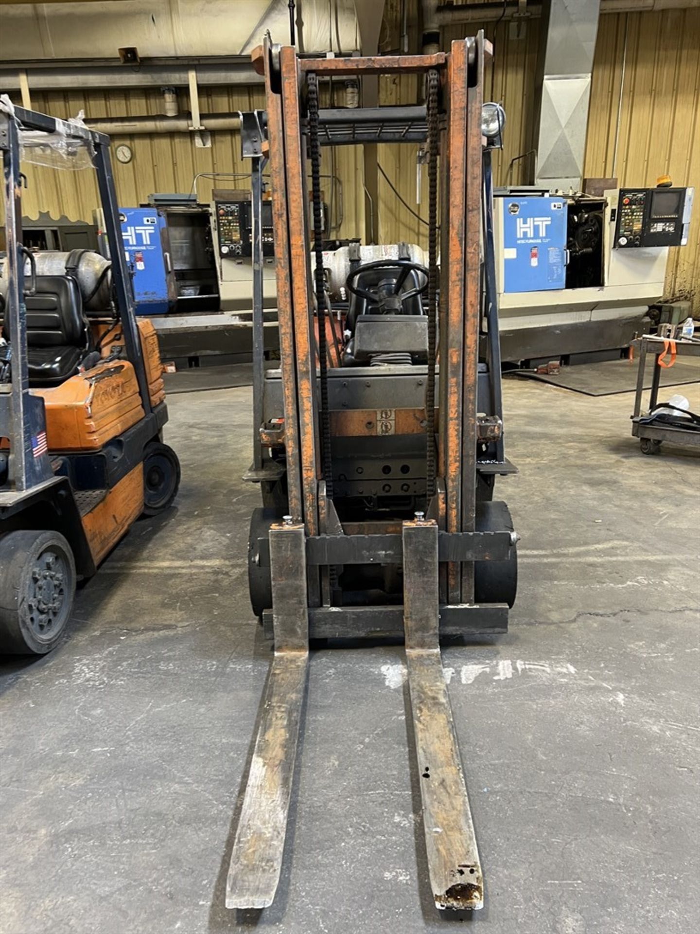 TOYOTA 5FHGC25 LP Forklift, s/n 5FGCU25-733, 5000 Lb Capacity, 2-Stage Mast, OH Protection ( - Image 2 of 10