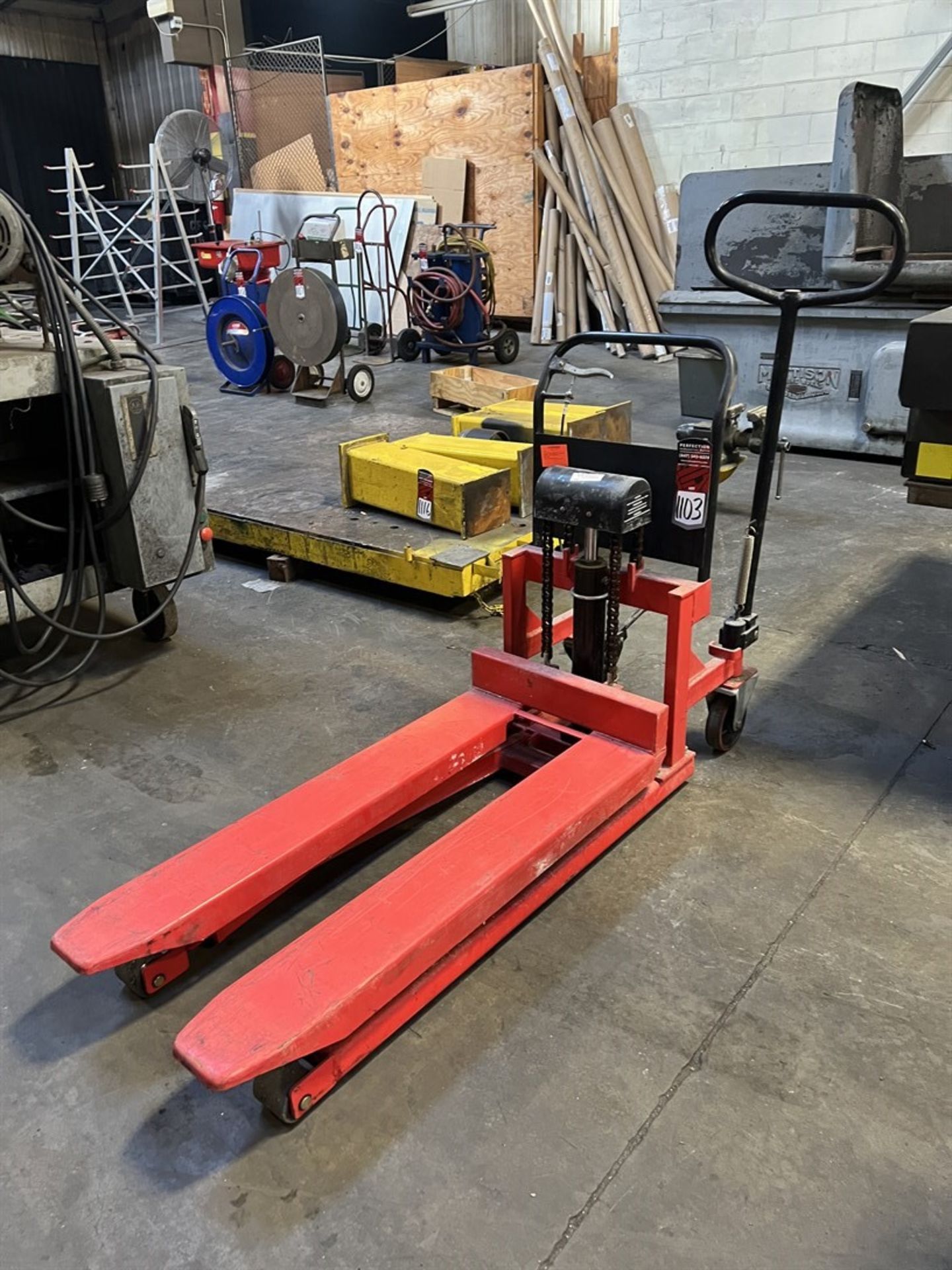 DAYTON 11K275 Skid Lifter, 2200 lb Capacity (Machine Shop)