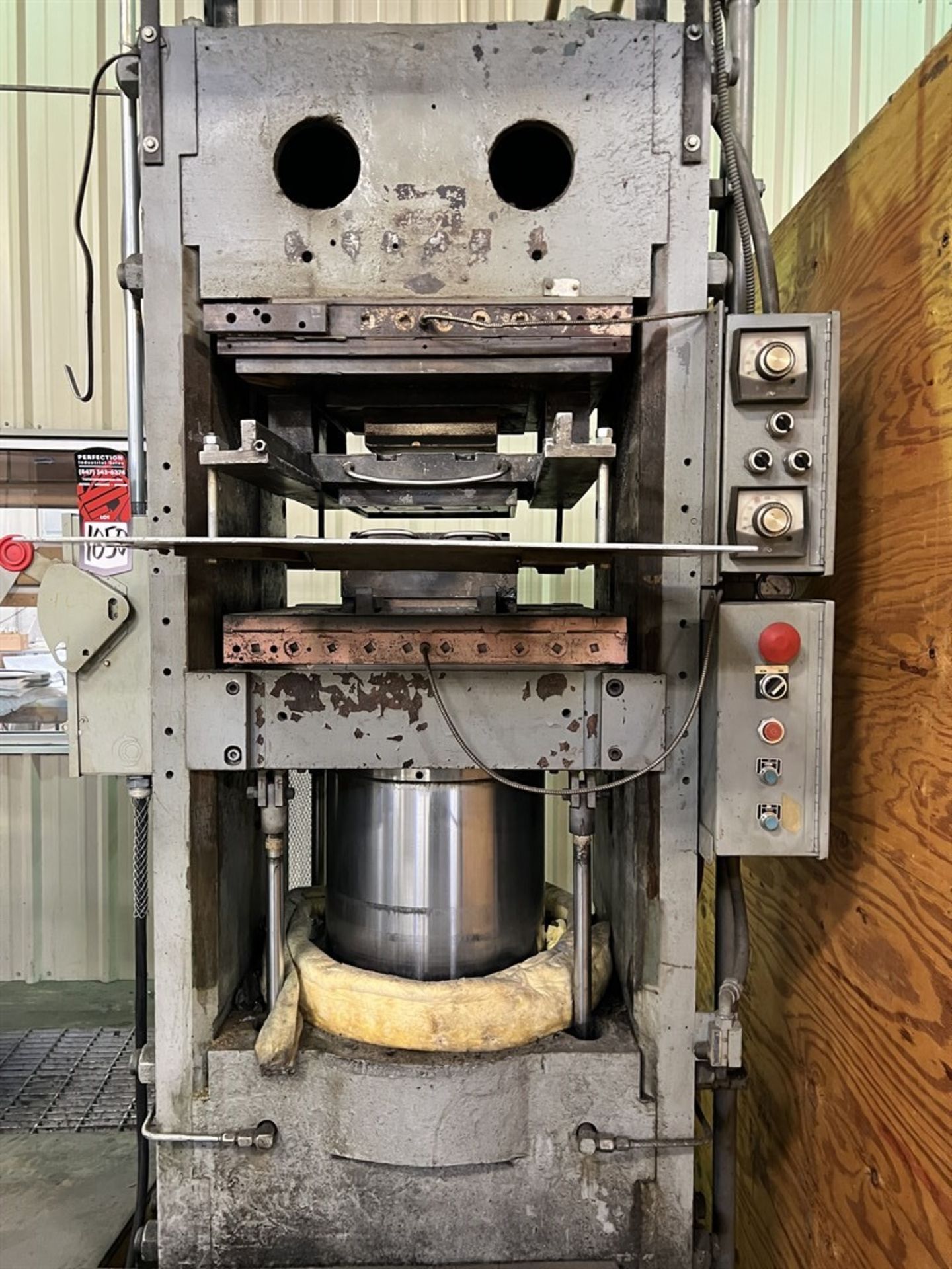 (2) Presses, 25.5" x 24" Heated Platen, 20 HP Hydraulic Unit (Wing Shop) - Image 2 of 14