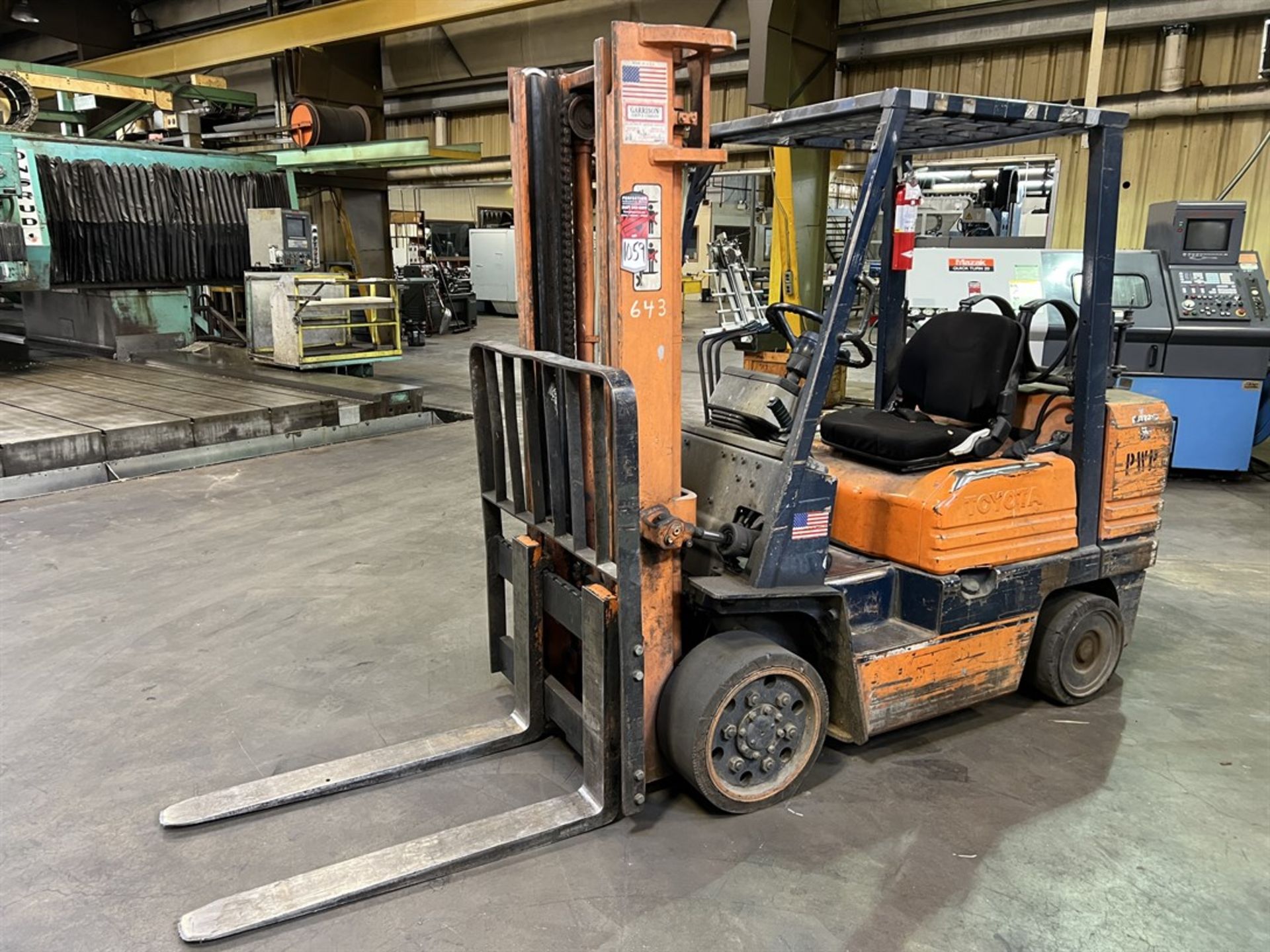 TOYOTA 5FGC30 LP Forklift, s/n 5FGCU30-70315, 6000 Lb Capacity, 2-Stage Mast, OH Protection (Machine