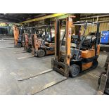 TOYOTA 5FHGC25 LP Forklift, s/n na, 5000 Lb Capacity, 2-Stage Mast, OH Protection (Machine Shop)