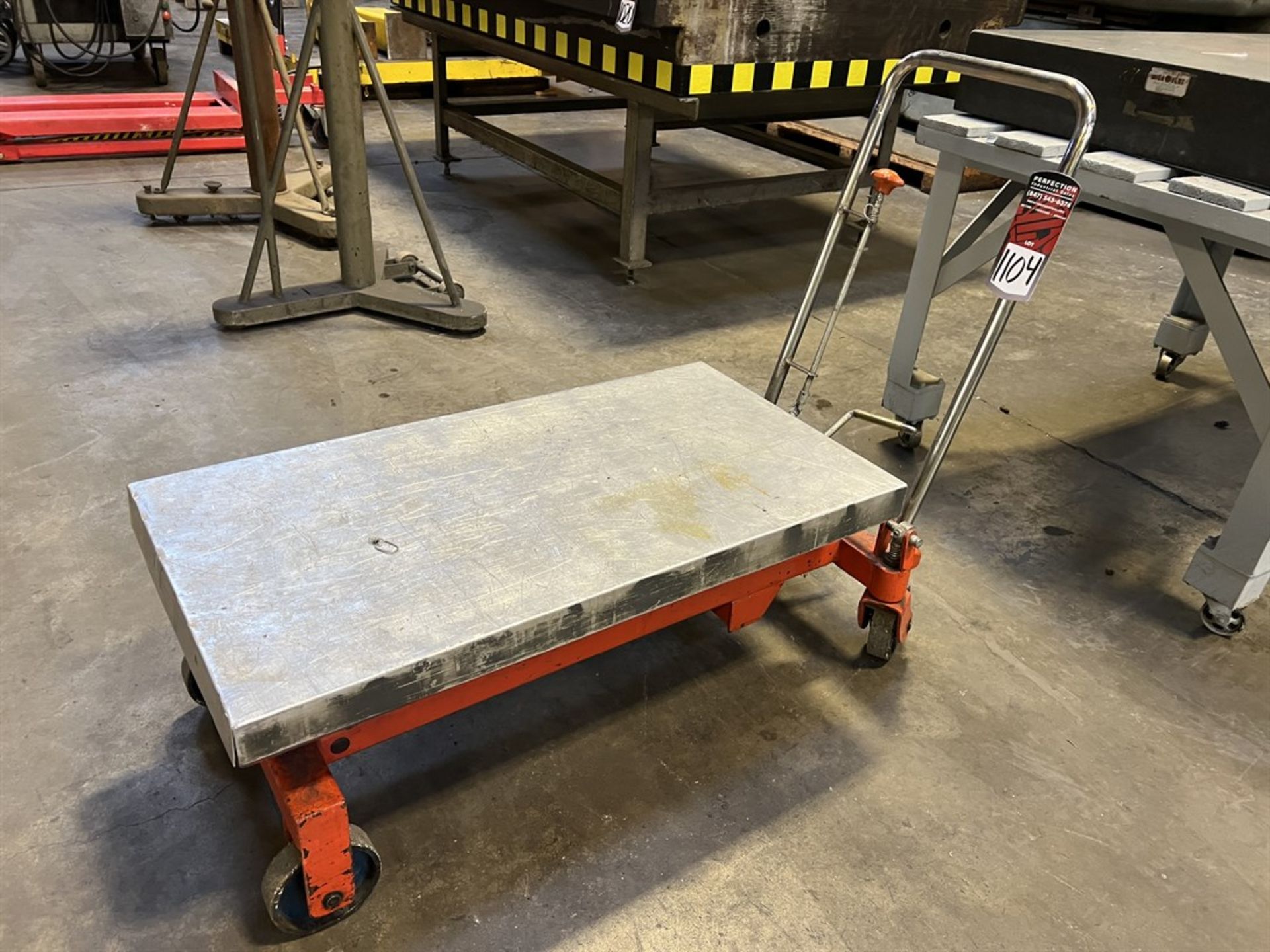 Hydraulic Foot Pedal Lift Cart (Machine Shop)