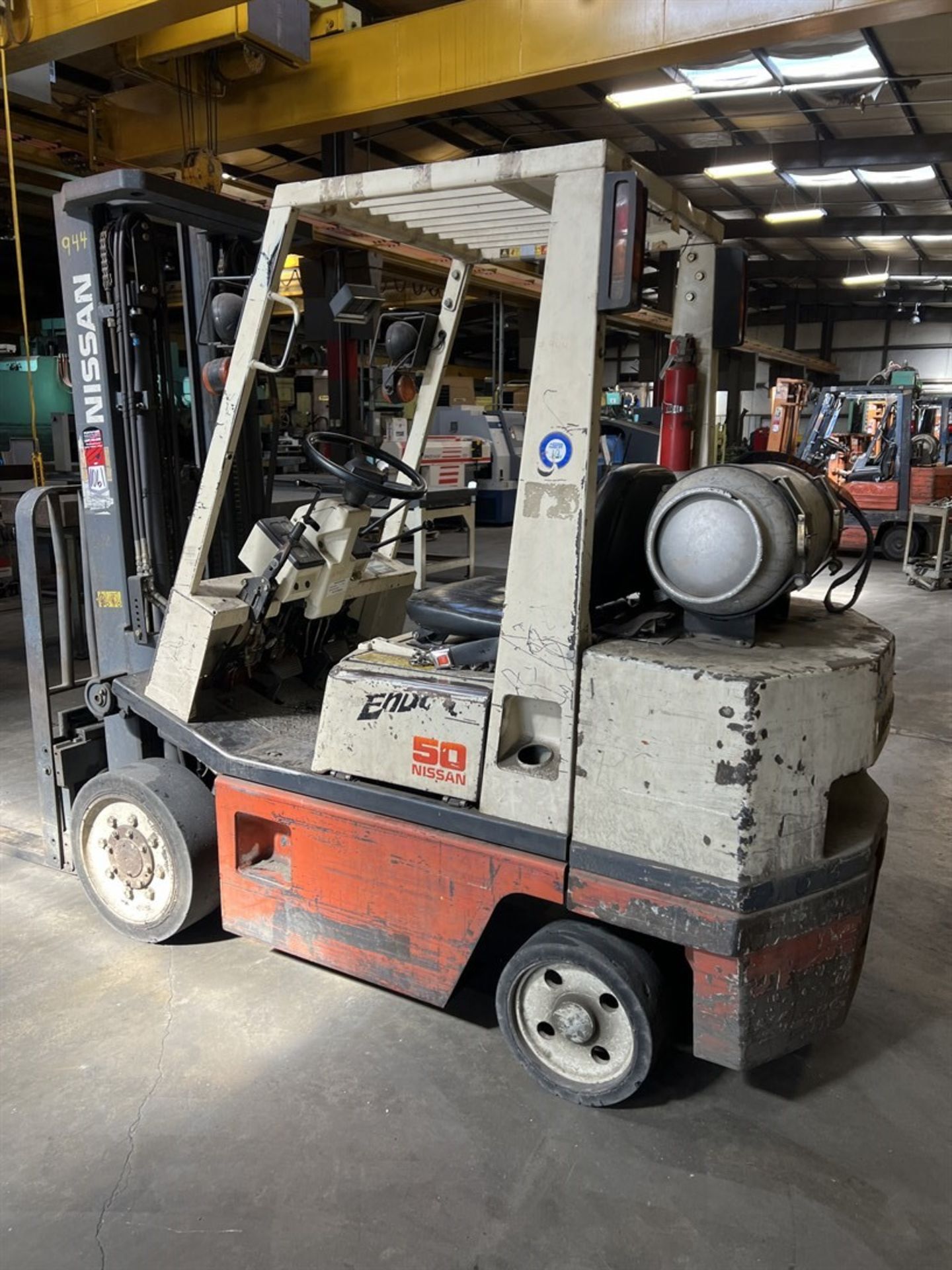 NISSAN 50 LP Forklift s/n KCPH02P907673, 5,000 Lb, 3-Stage Mast, Solid Tire (Machine Shop) - Image 5 of 10