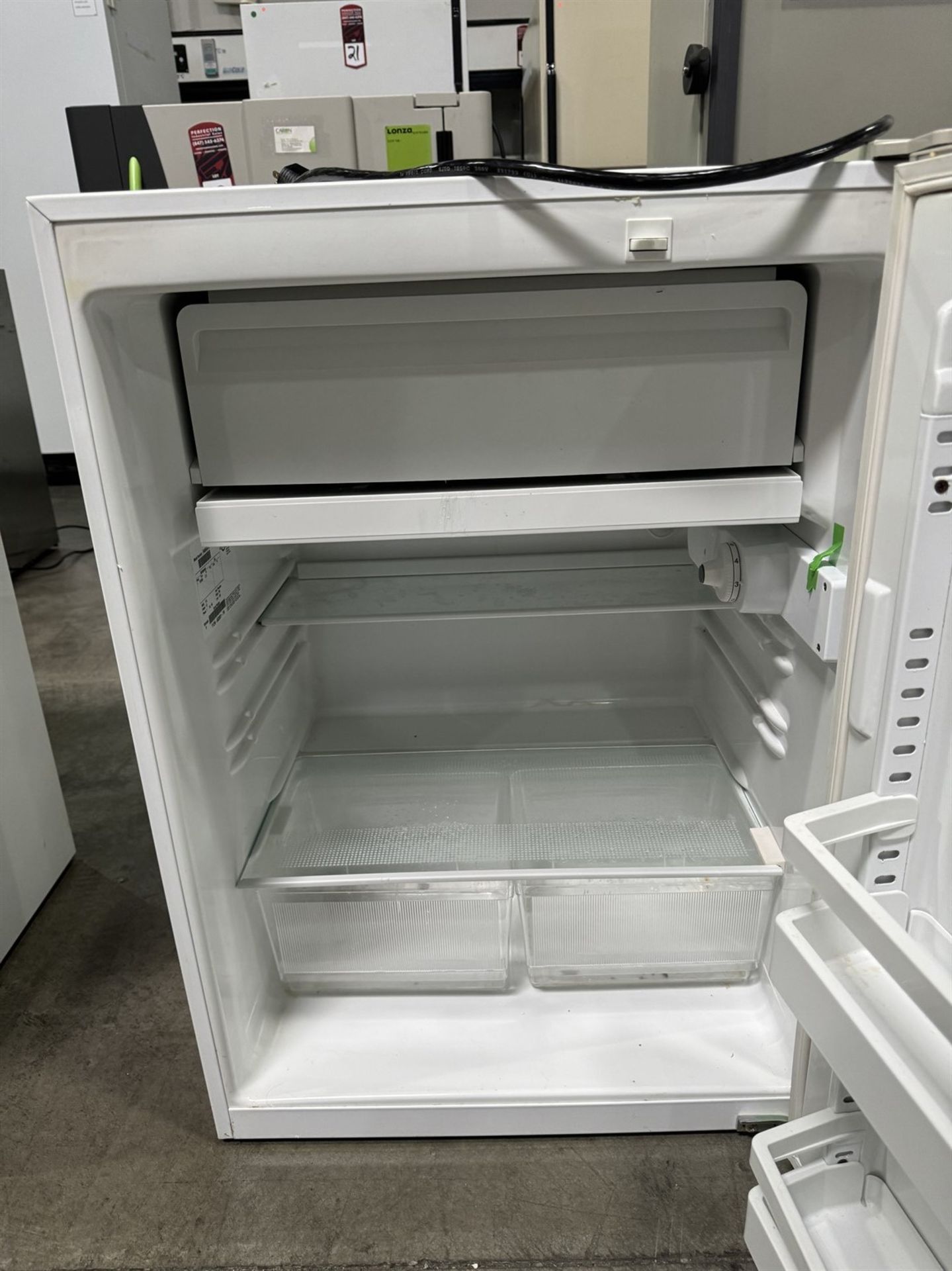 VWR KENDRO LAB R406GA15 Lab Refrigerator, s/n Y12N-603891-YN - Image 3 of 4