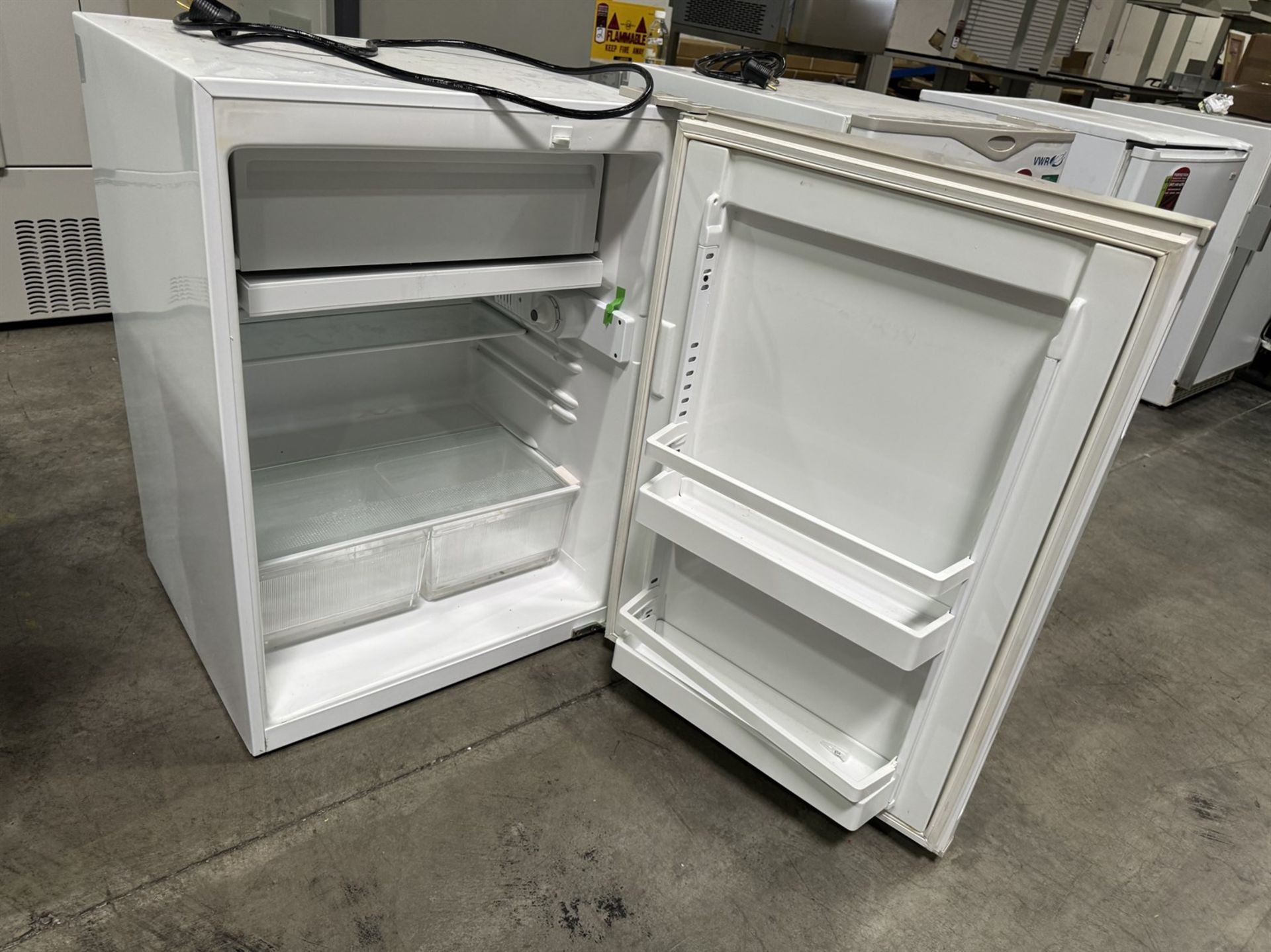 VWR KENDRO LAB R406GA15 Lab Refrigerator, s/n Y12N-603891-YN - Image 2 of 4