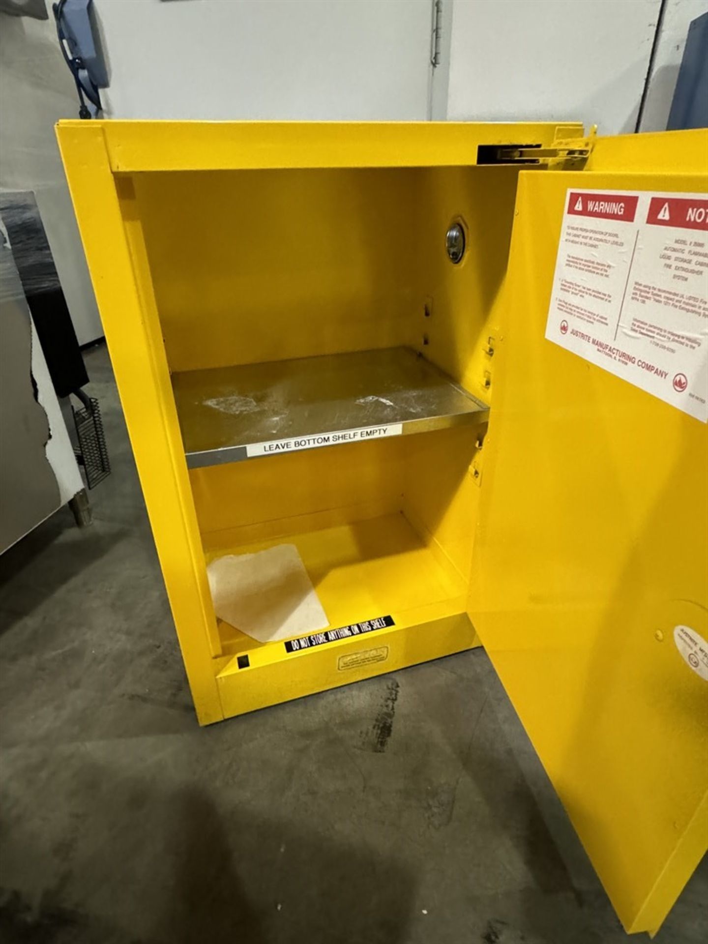 JUSTRITE 25712 12 Gallon Flammable Liquids Storage Cabinet - Image 3 of 3