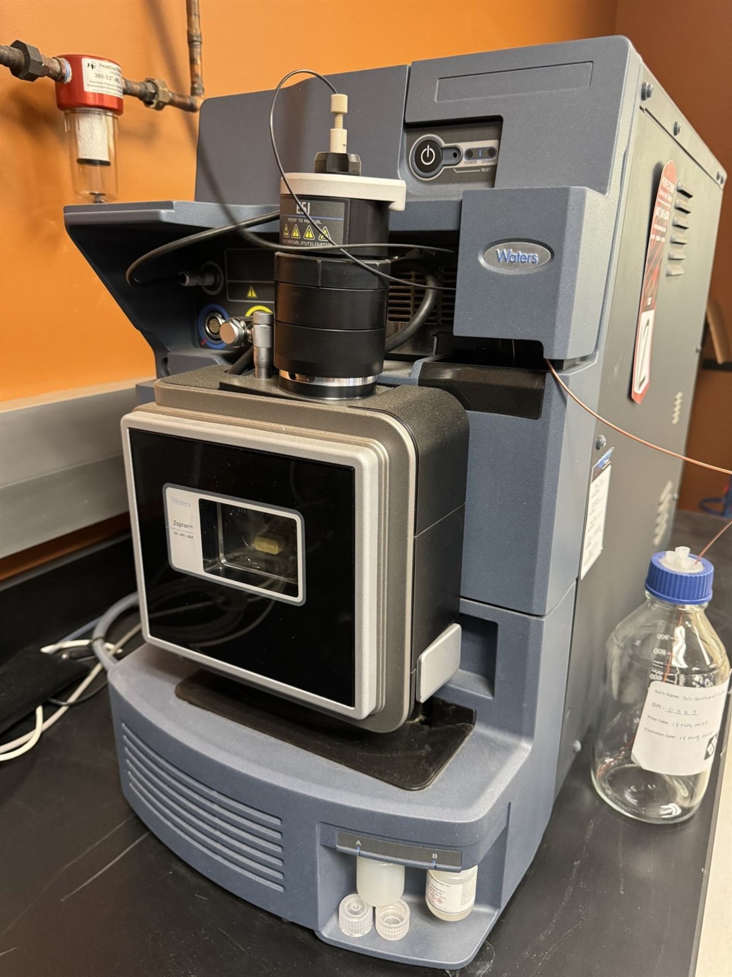 2014 WATERS TECHNOLOGIES Xevo TQD UPLC-Mass Spectrometer, s/n QCA649, w/ Acquity UPLC TUV - Image 3 of 15