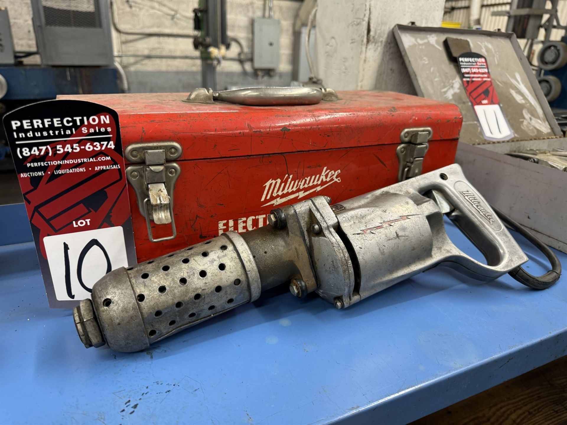 MILWAUKEE 5360 Electric Hammer - Image 2 of 2