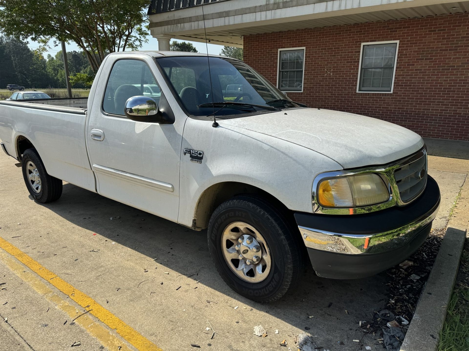 2003 FORD F150 Heavy Half Pickup Truck, VIN 1FTPF17L2YNB81023, 104306 Odometer Reading, NEW Engine - Image 4 of 12