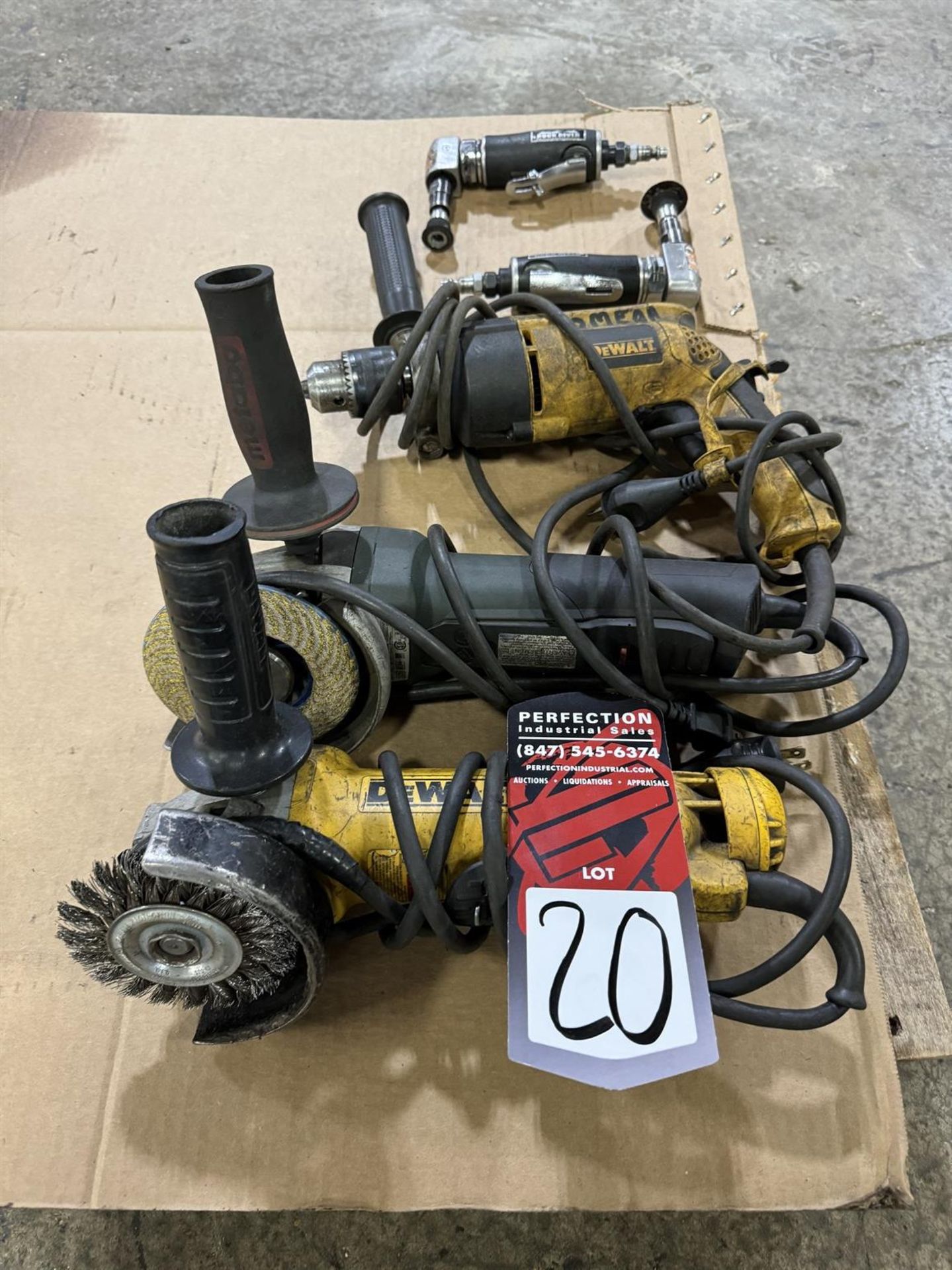 Lot Comprising DEWALT DWE402 4.5" Angle Grinder, METABO D72622 4.5" Angle Grinder, DEWALT DW511 1/