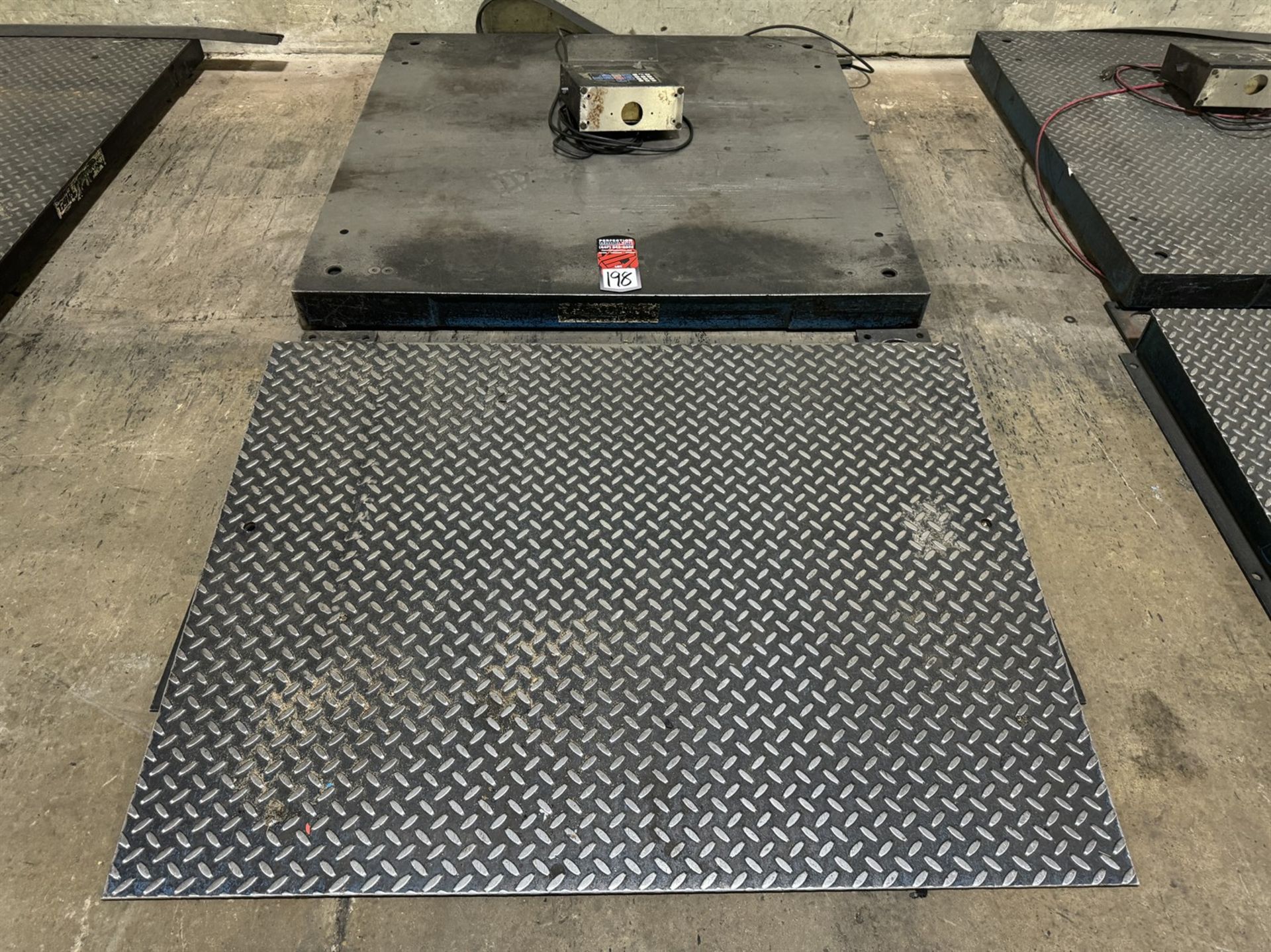 GSE 4' x 4' Floor Scale w/ Ramp and GSE 4600 Digital Scale, 5000 Lb. Capacity - Image 2 of 4