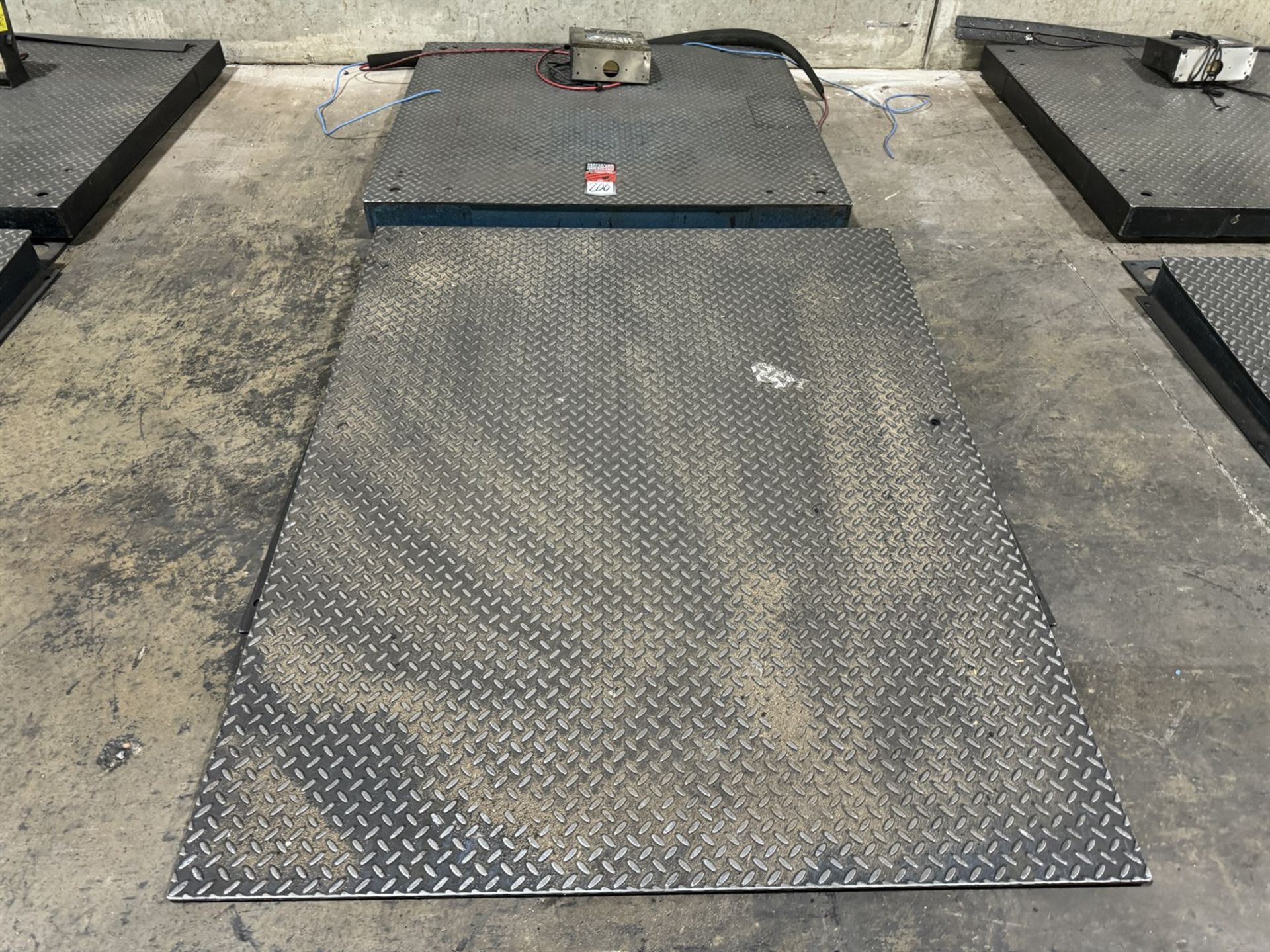 GSE 4' x 4' Floor Scale w/ Ramp and GSE 4600 Digital Scale, 5000 Lb. Capacity - Image 2 of 5