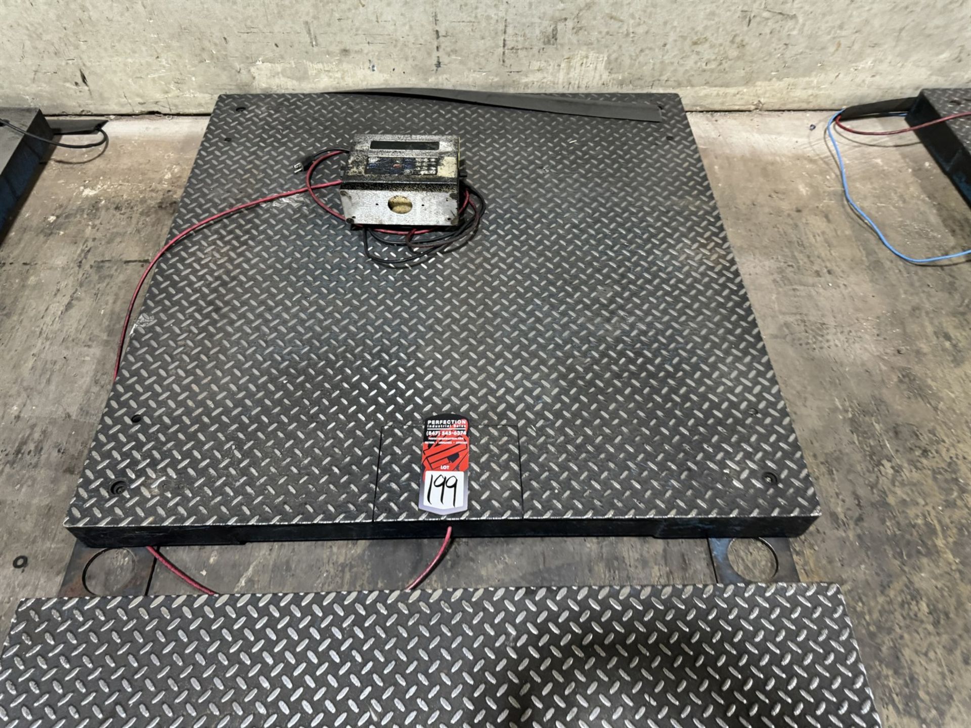 GSE 4' x 4' Floor Scale w/ Ramp and GSE 4600 Digital Scale, 5000 Lb. Capacity - Image 3 of 4