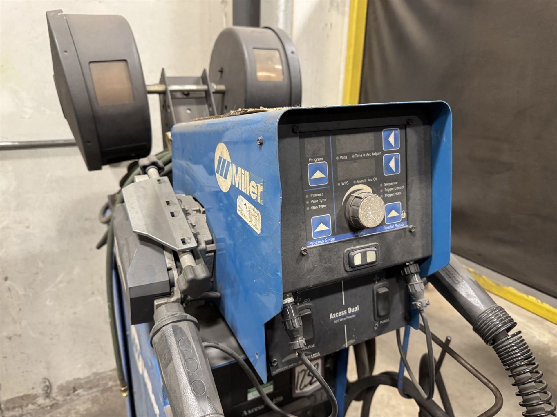 MILLER AXCESS 450 MIG Welder, s/n LH390115U, w/ AXCESS Dual Wire Feed - Image 5 of 6