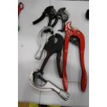 LOT OF PIPE CUTTERS