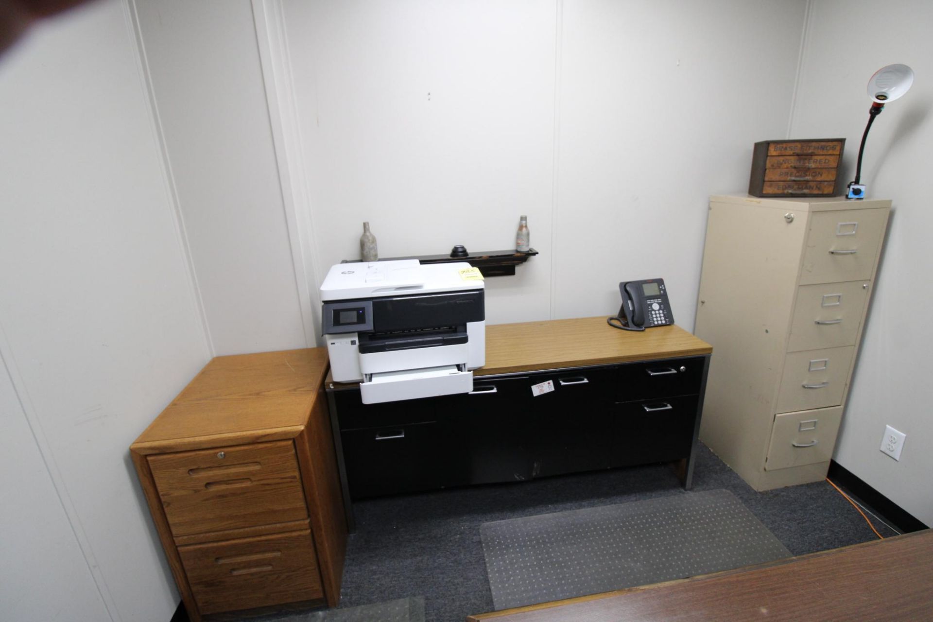 LOT CONTENTS OF OFFICE: desk, credenza, chairs, computer, etc. (printers not included) - Image 4 of 7