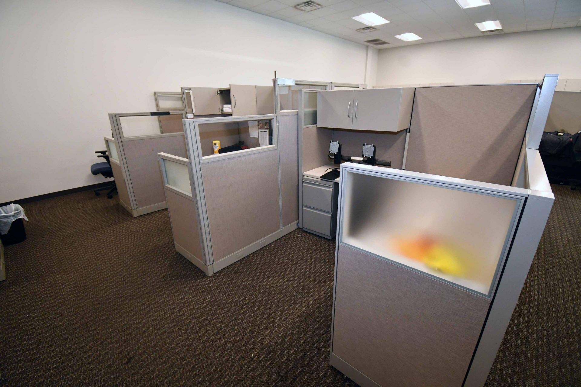 CUBICLE SYSTEM, 6-section, (Note: contents not included) - Image 2 of 2