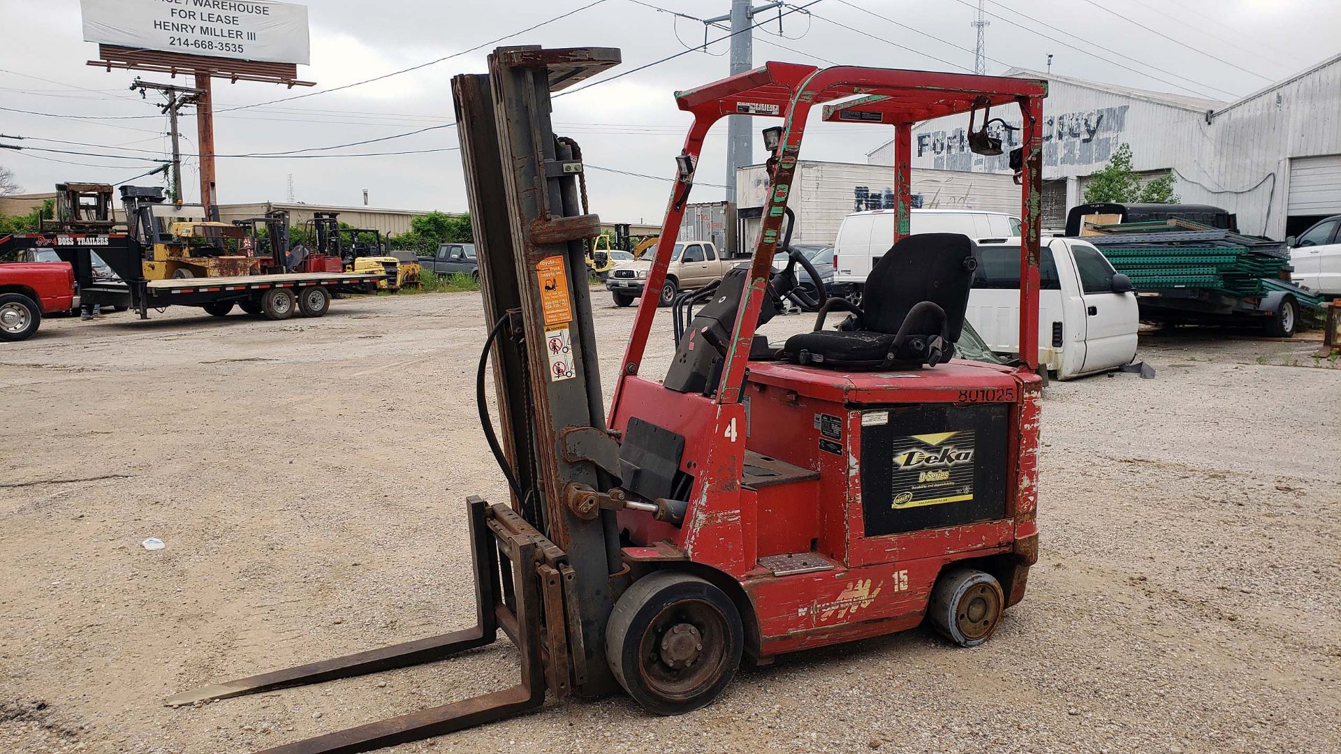 FORKLIFT, MITSUBISHI 3,000-LB. BASE CAP. MDL 2FBC15, 36 volt electric w/ battery, 83" 3-stage - Bild 4 aus 7