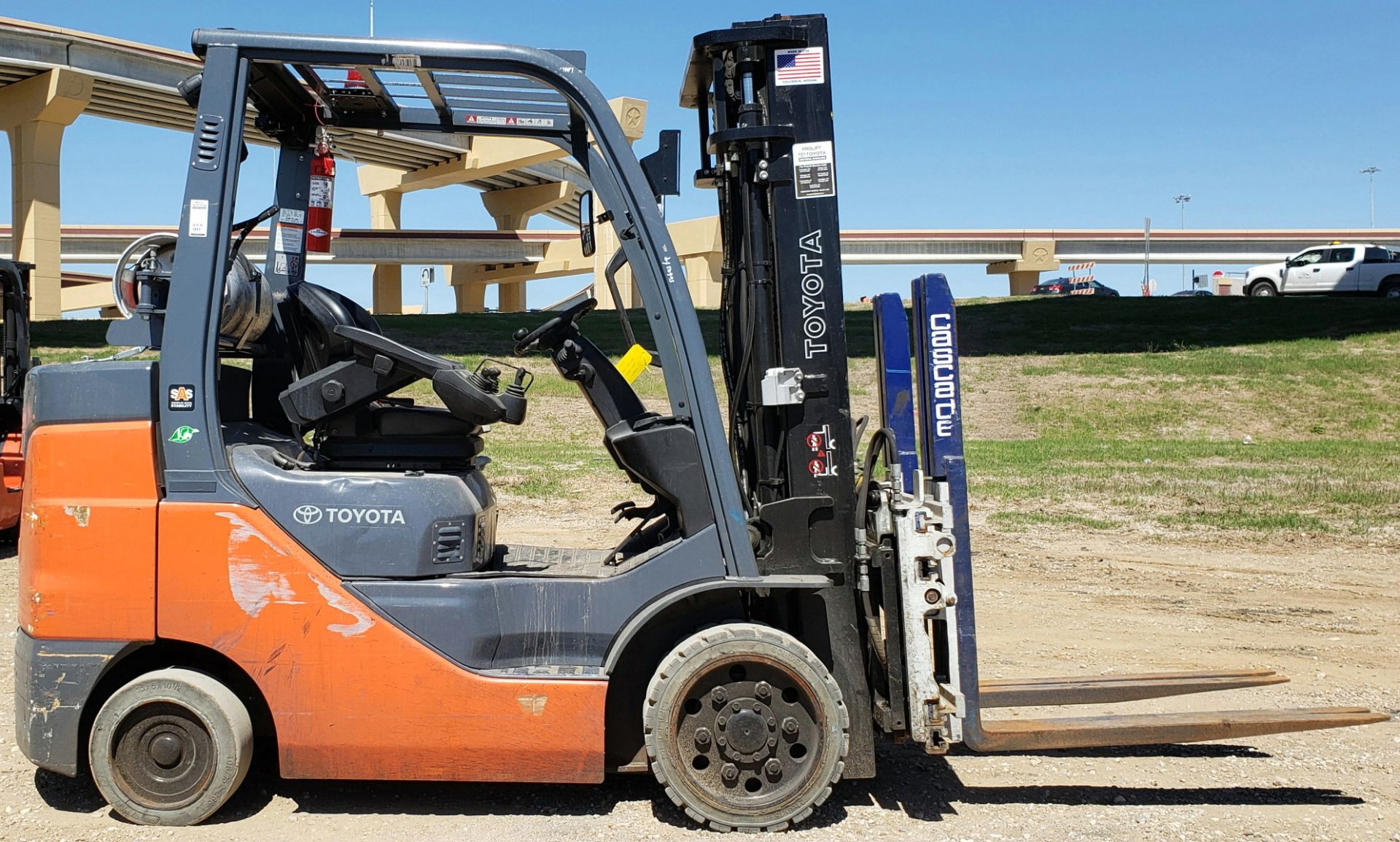 LPG FORKLIFT, TOYOTA 6,500-LB. BASE CAP. MDL. 8FGCU32, Mfg. 2020, LPG Engine, 83" 2-stage mast, 131"