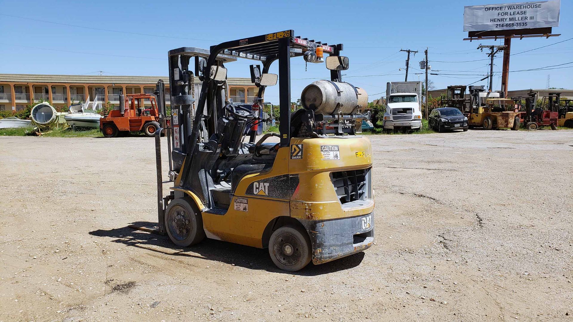 LPG FORKLIFT, CATERPILLAR 5,000-LB. BASE CAP. MDL. 2C5000, Mfg. 2017, LPG engine, 83" 3-stage - Image 5 of 10