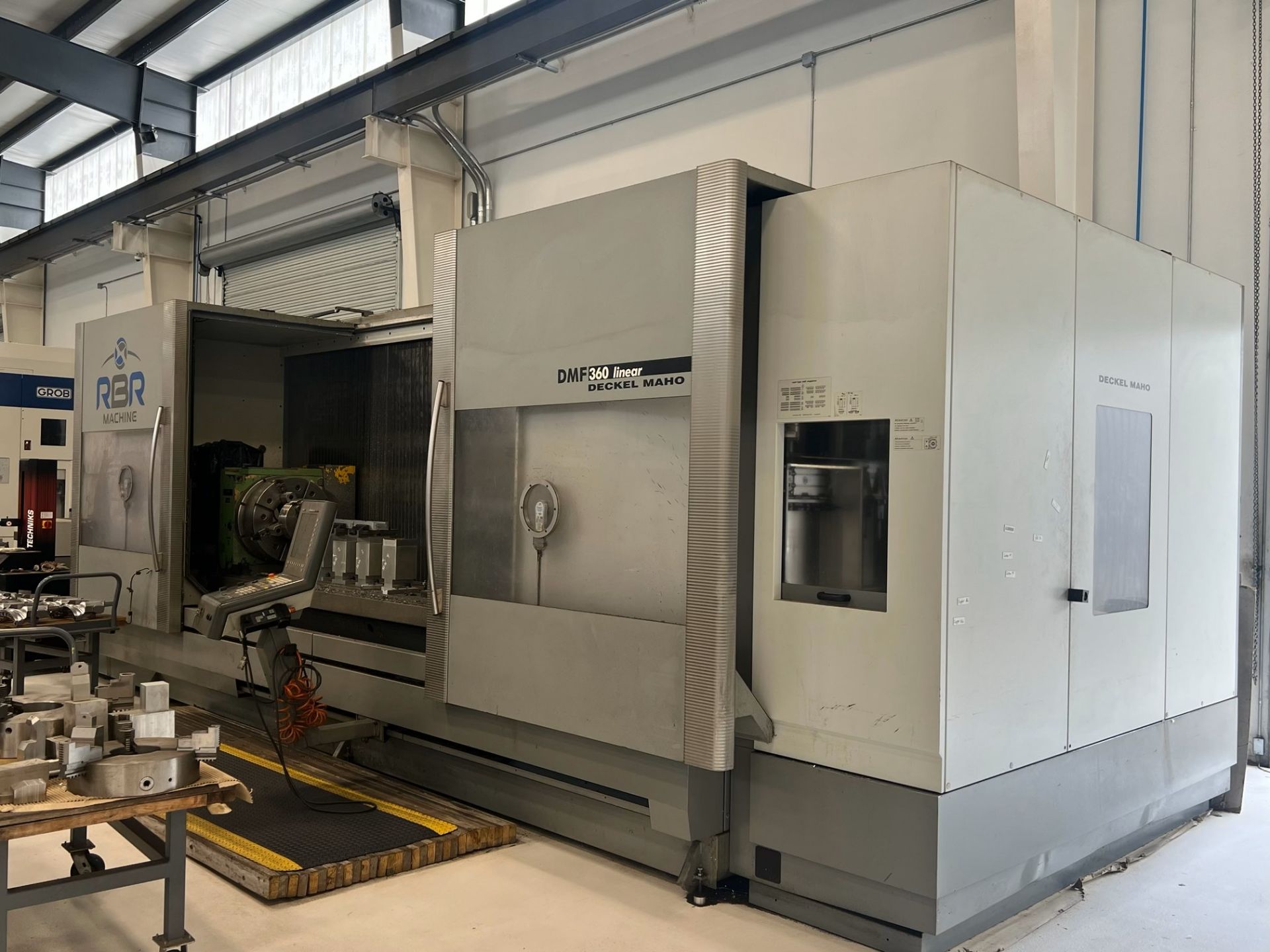 CNC VERTICAL MACHINING CENTER, DECKEL MAHO MDL. DMF360 LINEAR, Mfg. 2008, milling feature w/