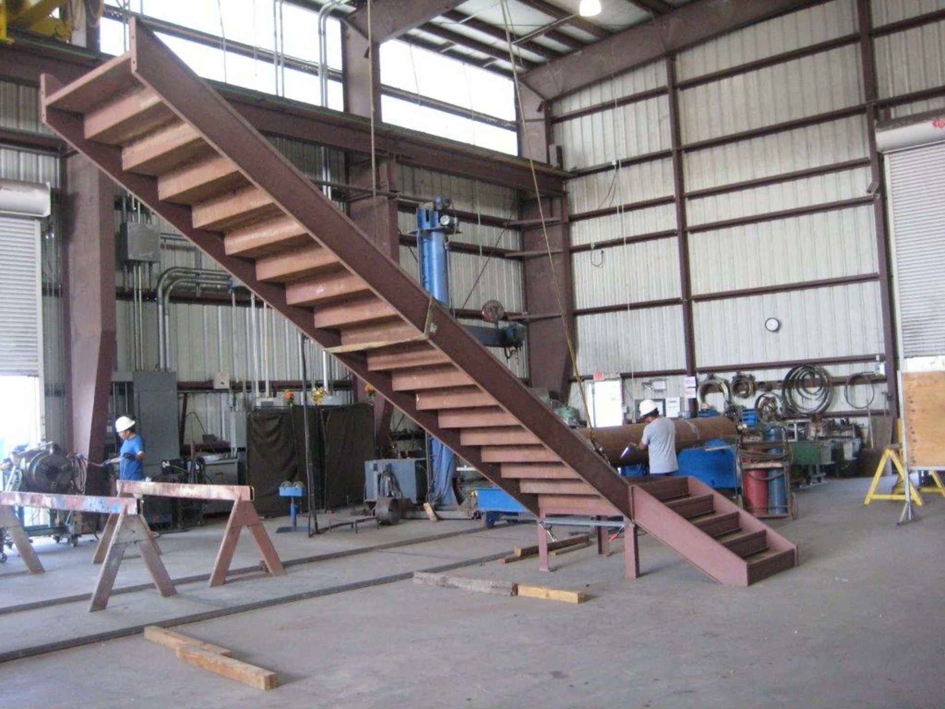 HEAVY STRUCTURAL MEZZANINE, CAN BE USED FOR A SECOND FLOOR IN A WAREHOUSE, COMPLETE NEVER USED - Image 5 of 8
