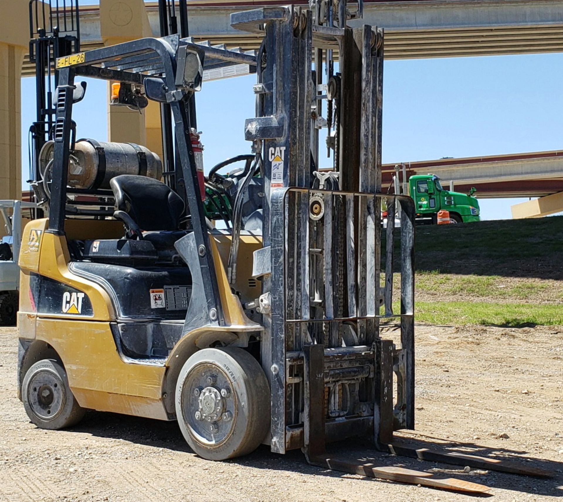 LPG FORKLIFT, CATERPILLAR 5,000-LB. BASE CAP. MDL. 2C5000, Mfg. 2017, LPG engine, 83" 3-stage