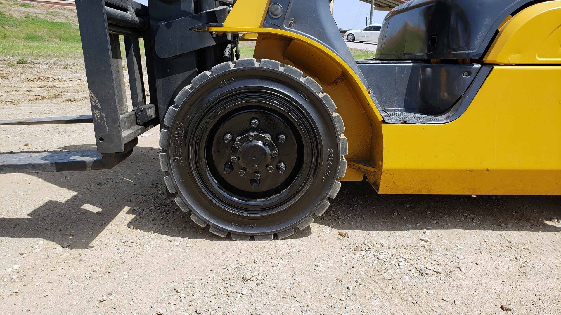 LPG FORKLIFT, CATERPILLAR 6,000-LB. BASE CAP. MDL. 2P6000, Mfg. 2011, LPG Engine, 86" 3-stage - Image 8 of 12