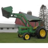 UTILITY TRACTOR, JOHN DEERE MDL. 1520, gasoline engine, Type E0048 front end loader attachment, ROPS