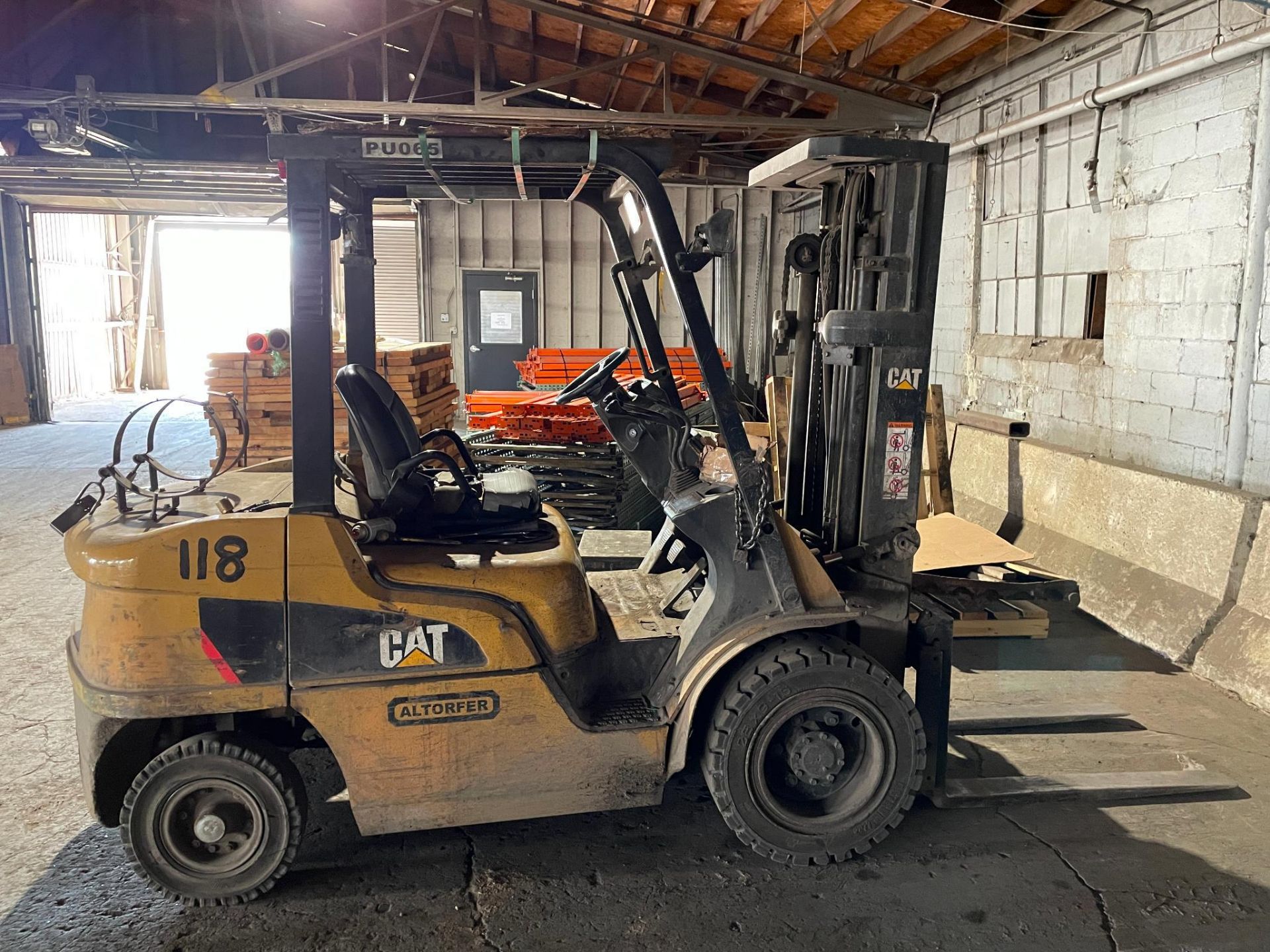 FORKLIFT, CATERPILLAR 6,000-LB. BASE CAP. MDL. P60001, 5,500-lb. cap. as equipped, 186" lift ht., - Image 3 of 7