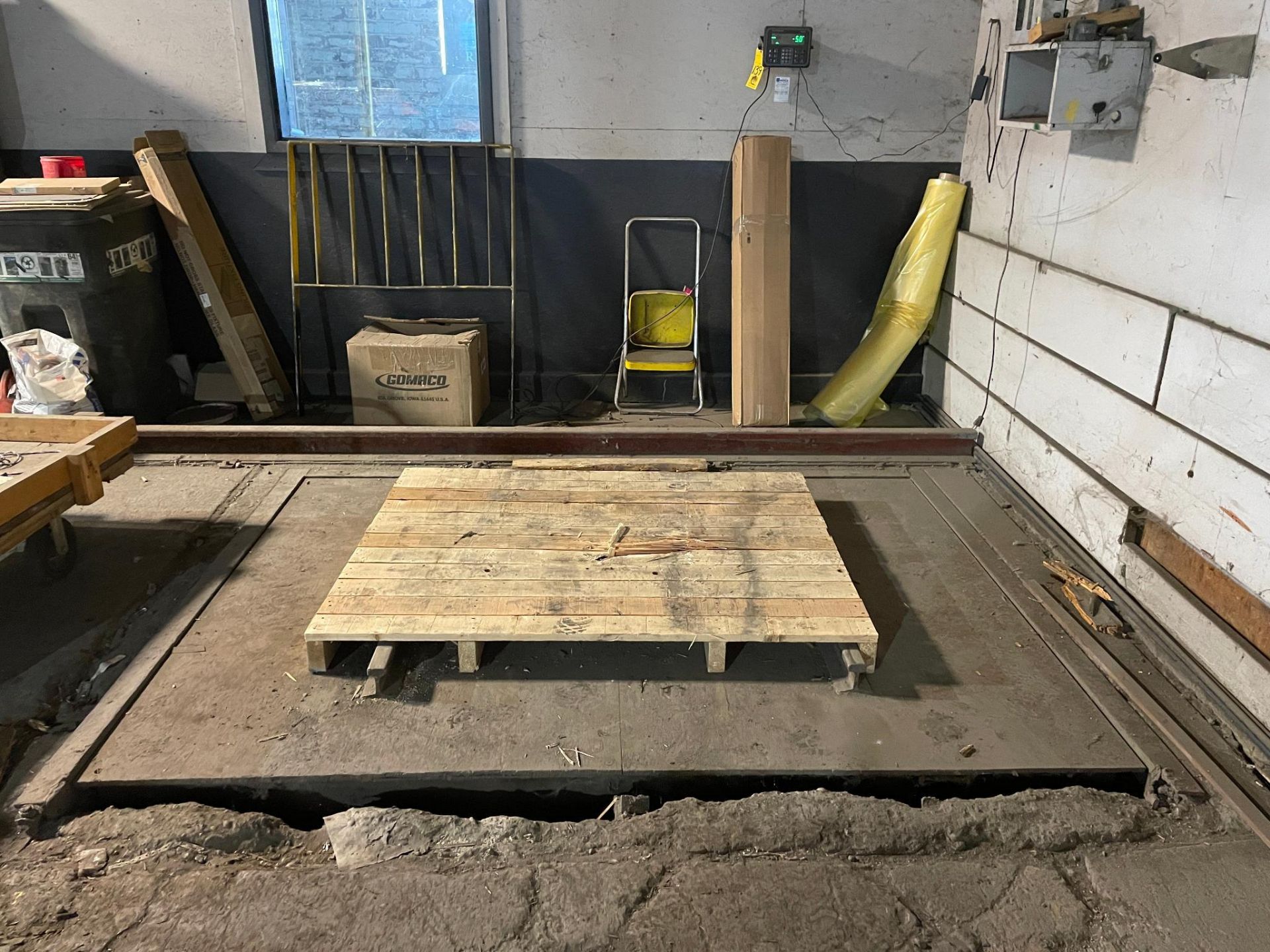 PLATFORM SCALE, approx. 71" x 96" - Image 2 of 2